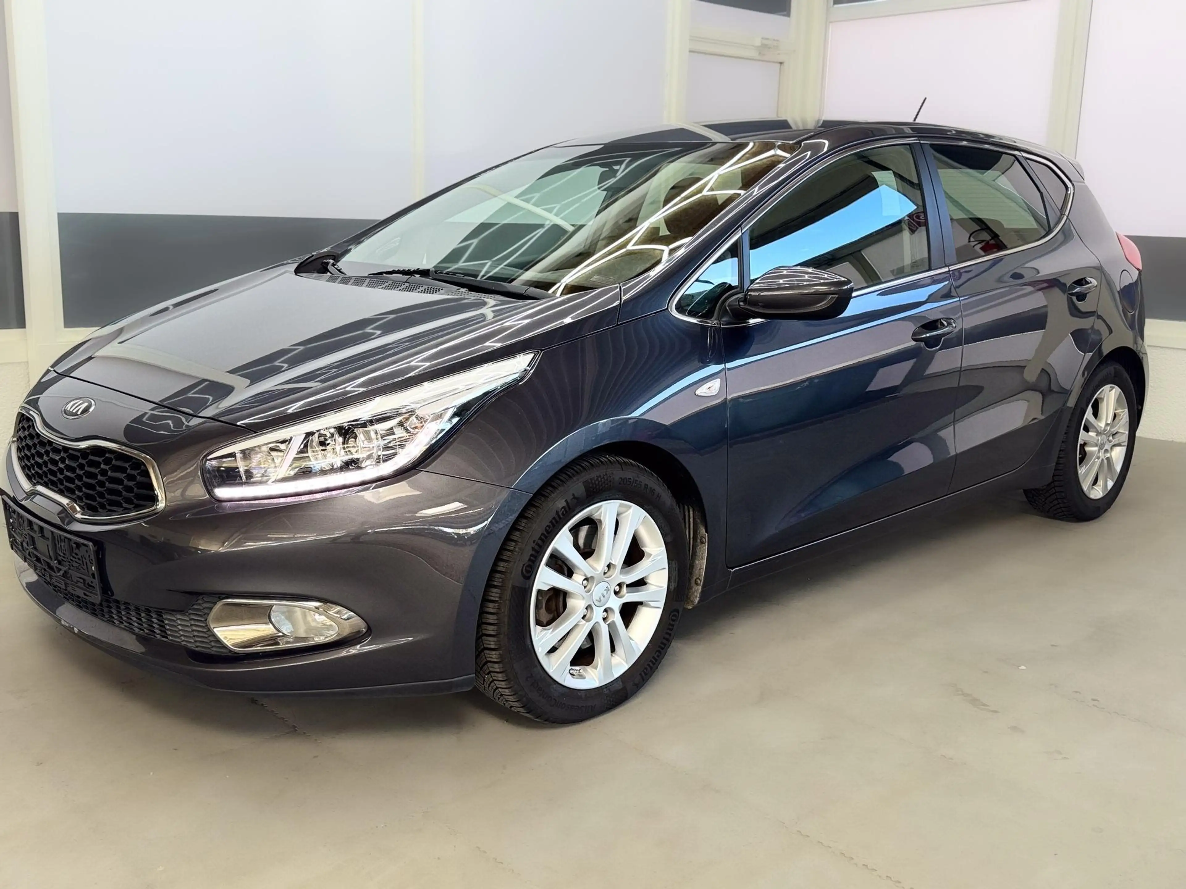 Kia Ceed / cee'd FIFA World Cup Edition SHZ KLIMAAUTOMATIK PDC 1...