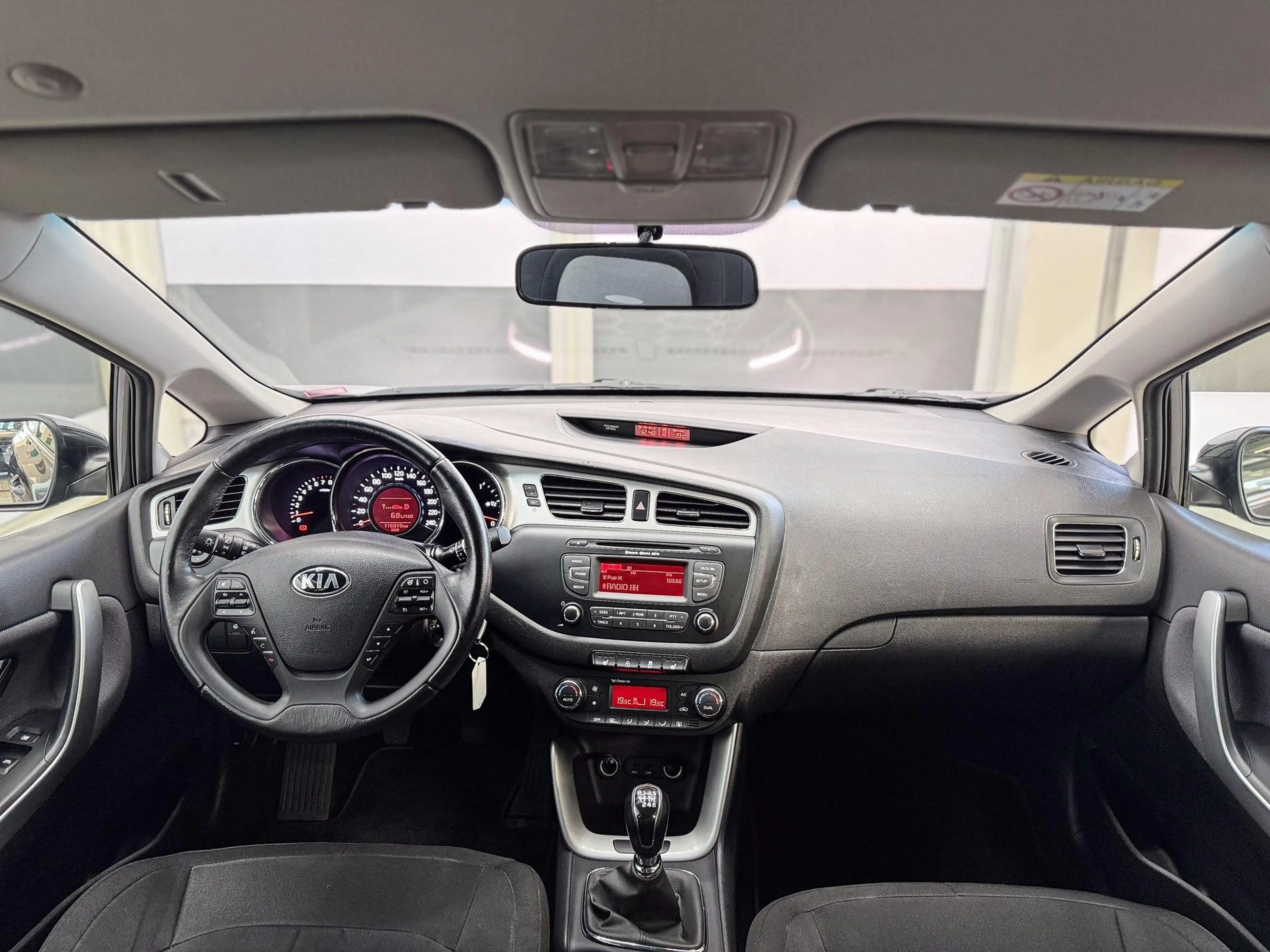 Kia Ceed / cee'd FIFA World Cup Edition SHZ KLIMAAUTOMATIK PDC 1... — photo 9
