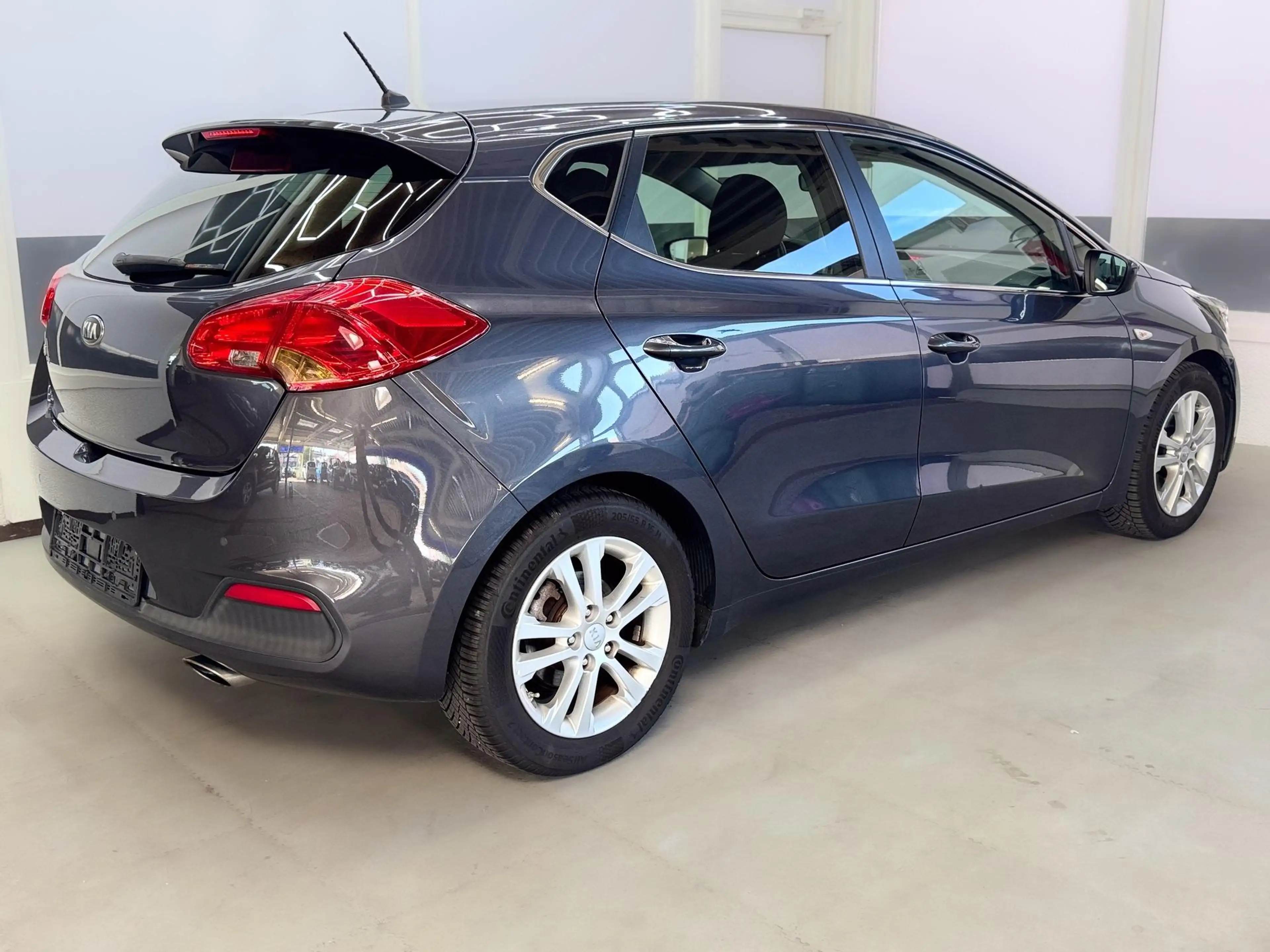 Kia Ceed / cee'd FIFA World Cup Edition SHZ KLIMAAUTOMATIK PDC 1... — photo 5