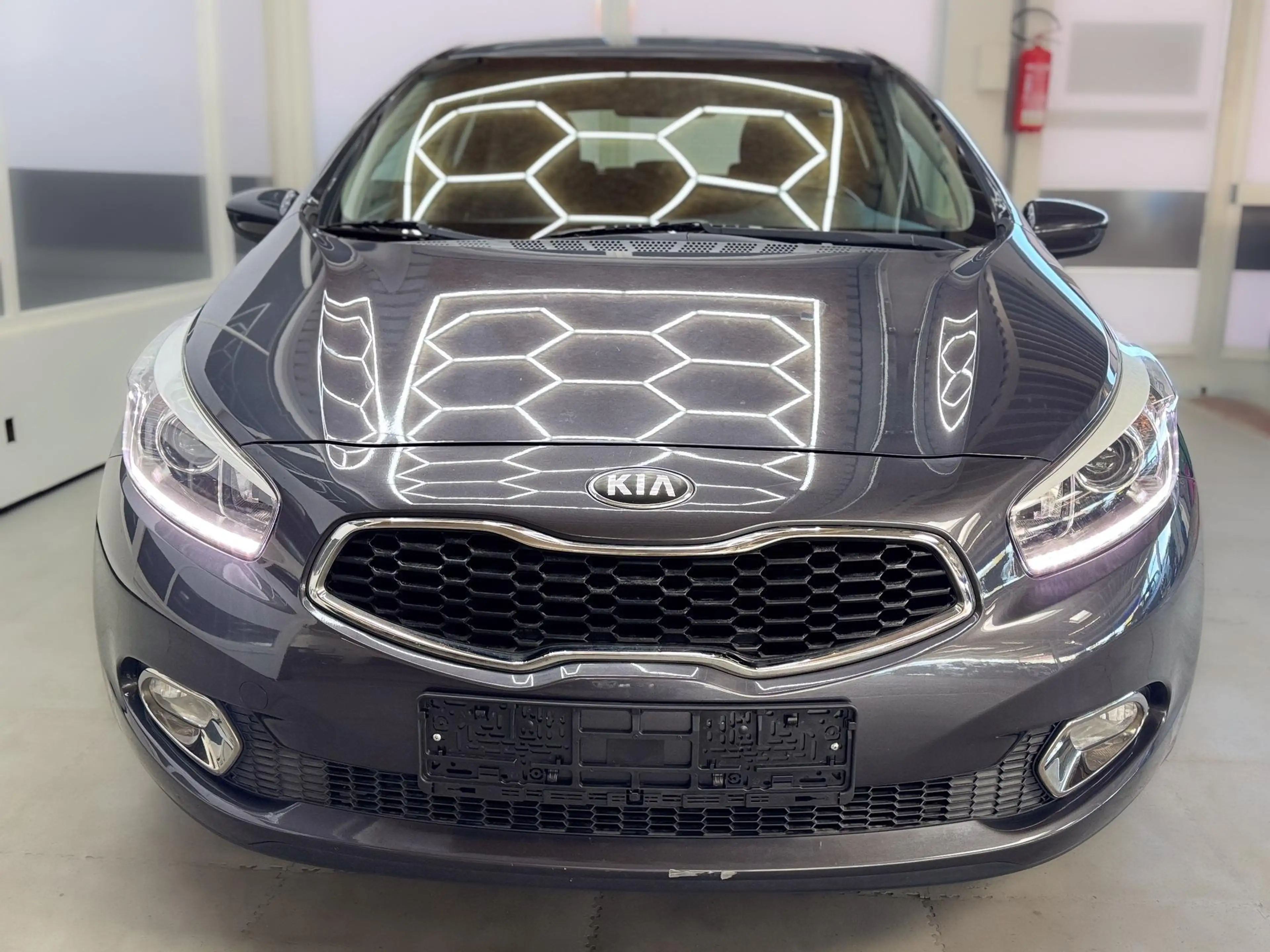 Kia Ceed / cee'd FIFA World Cup Edition SHZ KLIMAAUTOMATIK PDC 1... — photo 2