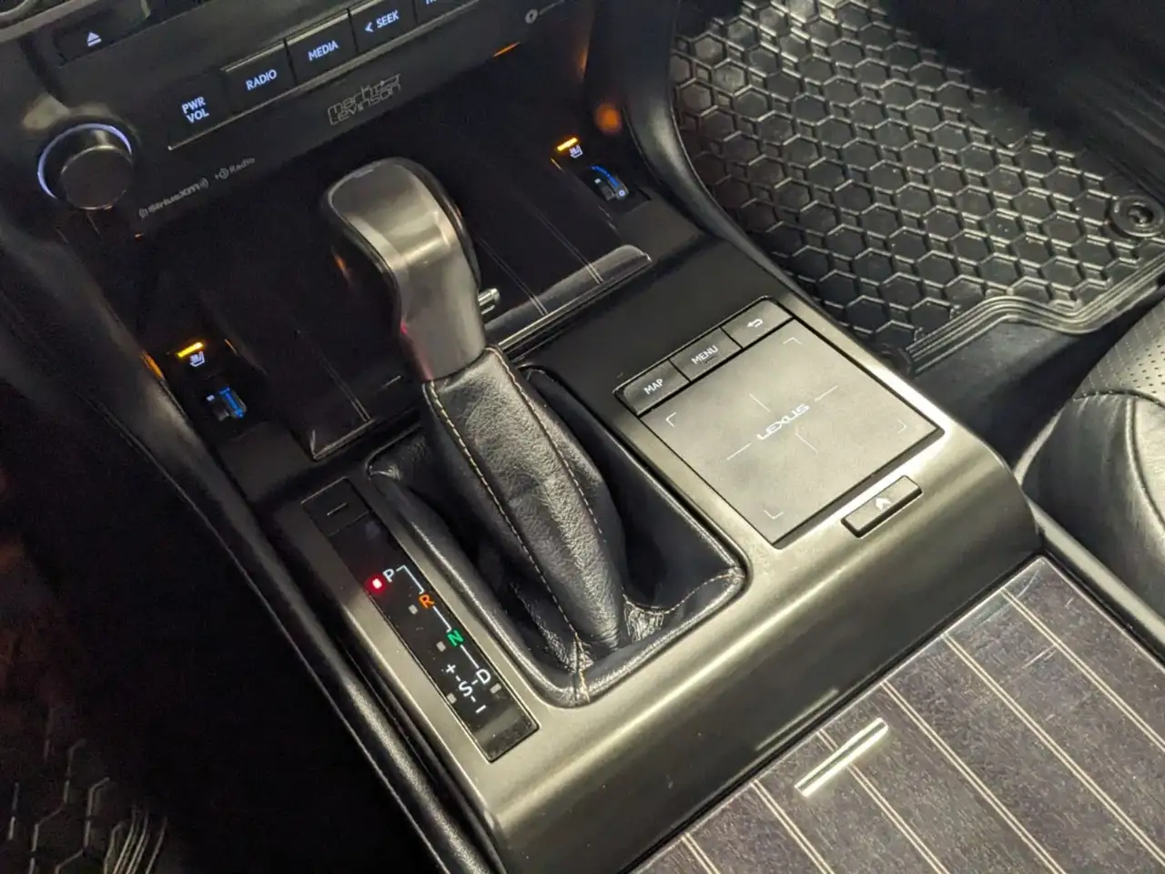 Lexus GX снимка Lexus GX