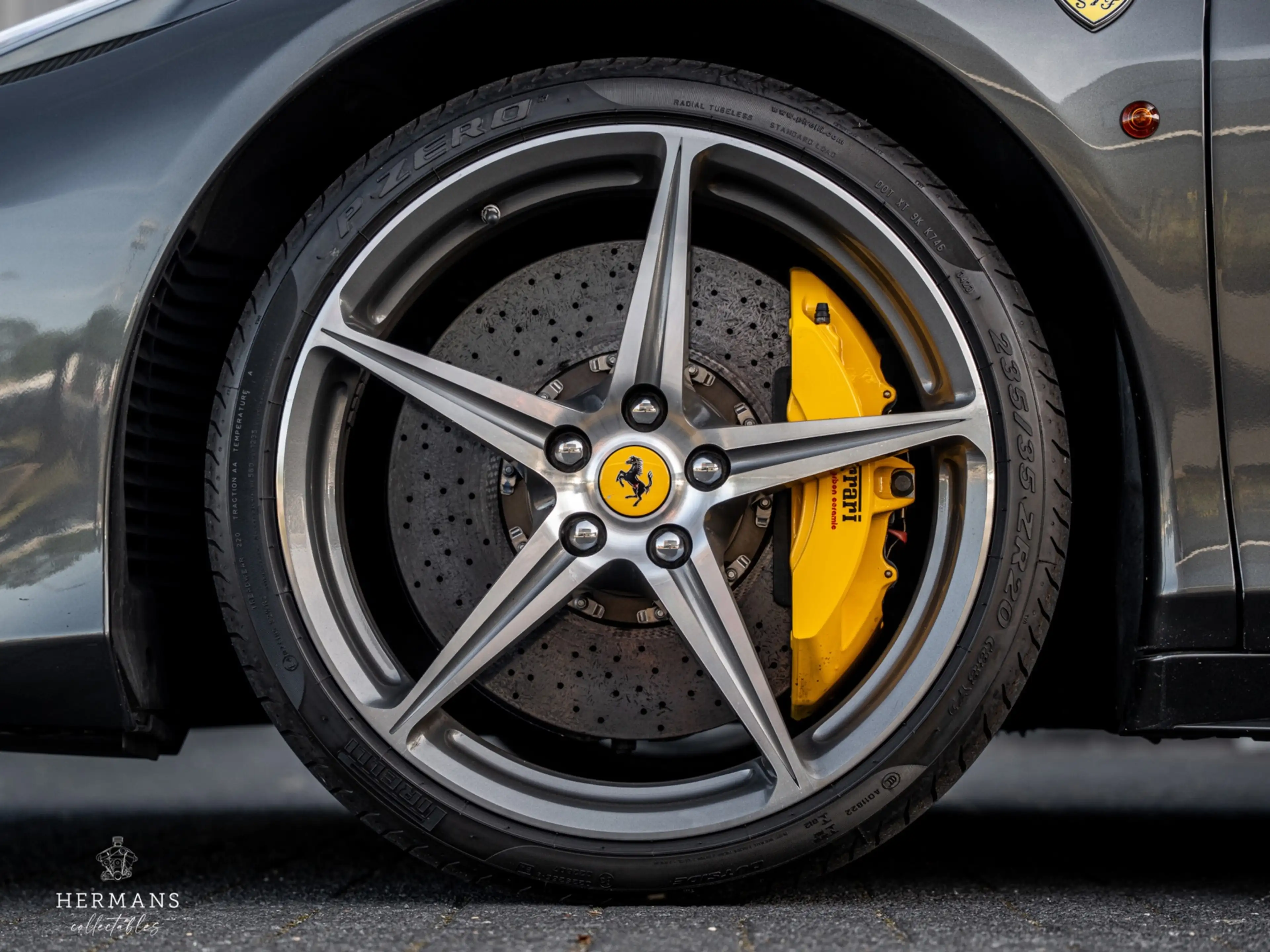 Ferrari 458 4.5 V8 Italia / Grigio Silverstone / Ceramic / Car — photo 18