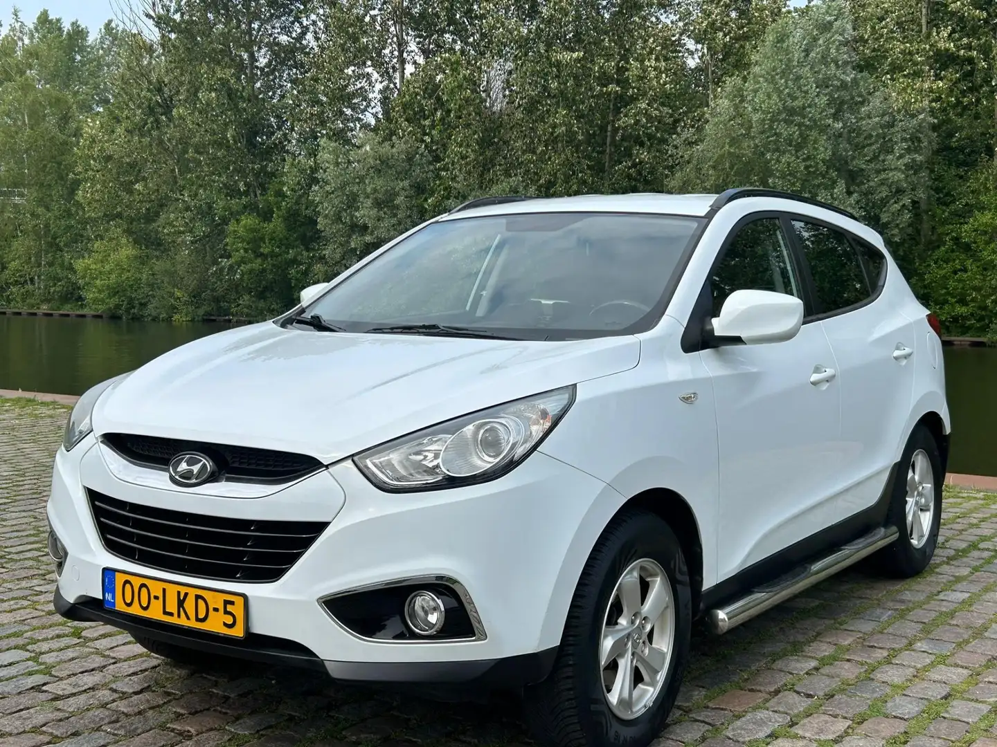 Hyundai iX35 2.0i Dynamic airco cruis control navigatie trekhaa Wit - 2