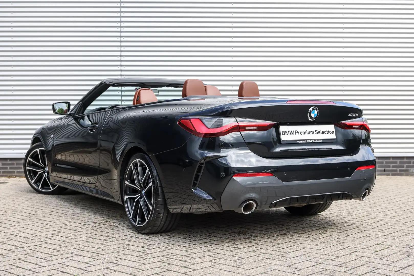 BMW 430 4 Serie Cabrio 430i High Executive M Sport automaa Zwart - 2