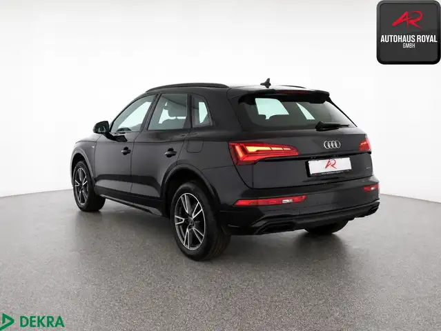 Audi Q5 view 3