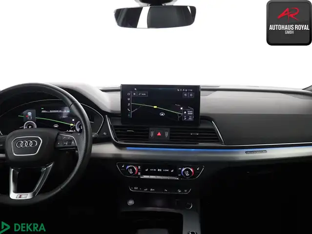 Audi Q5 view 9
