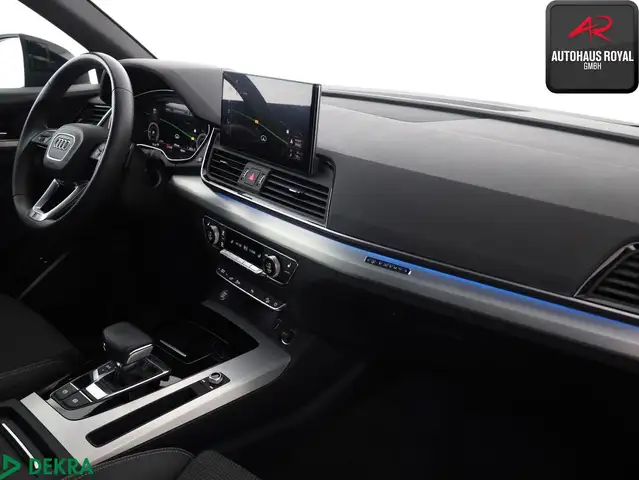 Audi Q5 view 10