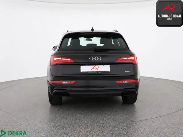 Audi Q5 view 4