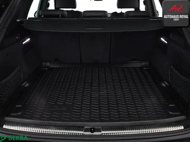 Audi Q5 view 13