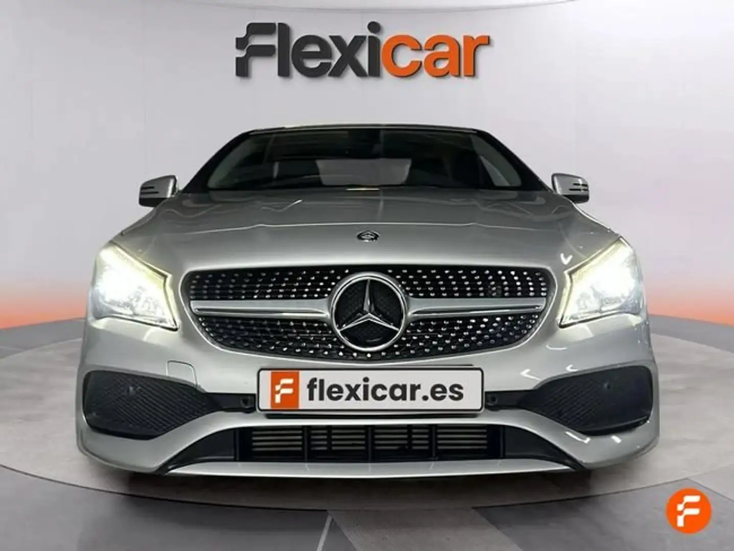 Mercedes-Benz CLA 200 200d Gris - 2