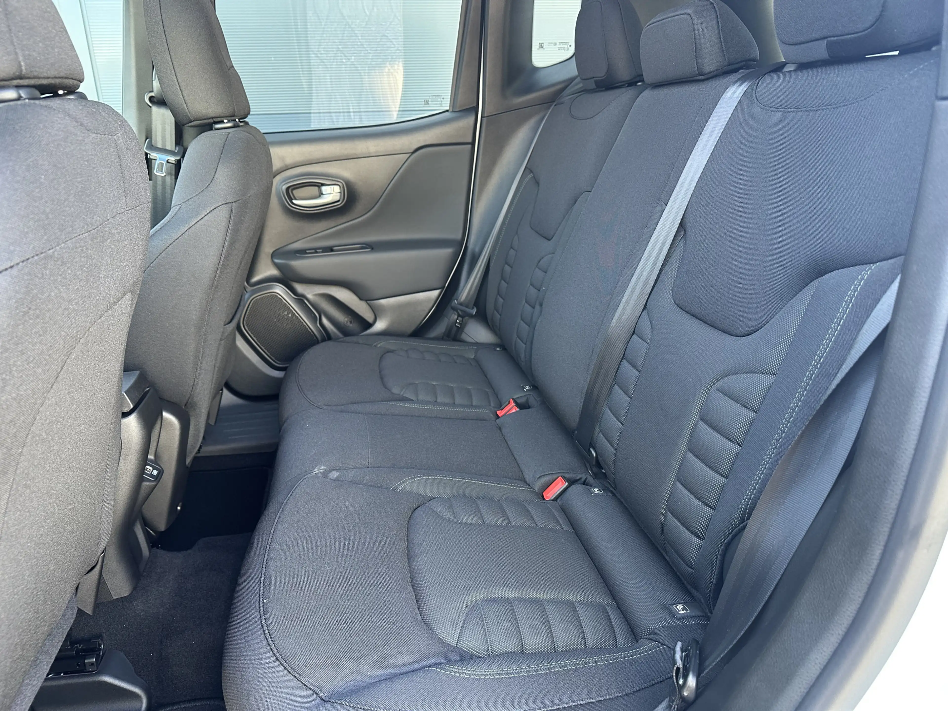Jeep Renegade 4xe 240 Plug-in Hybrid The North Star (Schuif/kant — photo 12