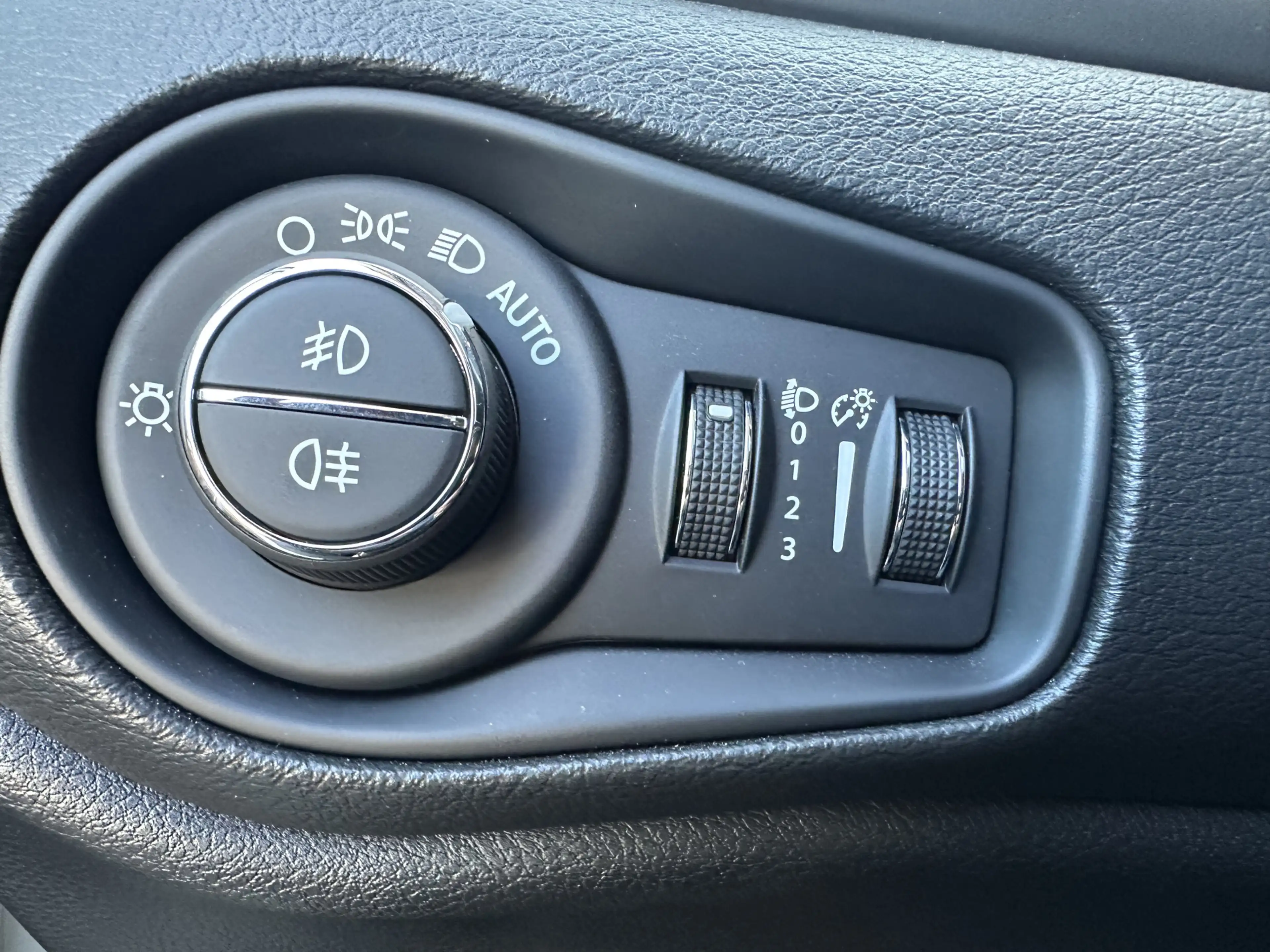 Jeep Renegade 4xe 240 Plug-in Hybrid The North Star (Schuif/kant — photo 30