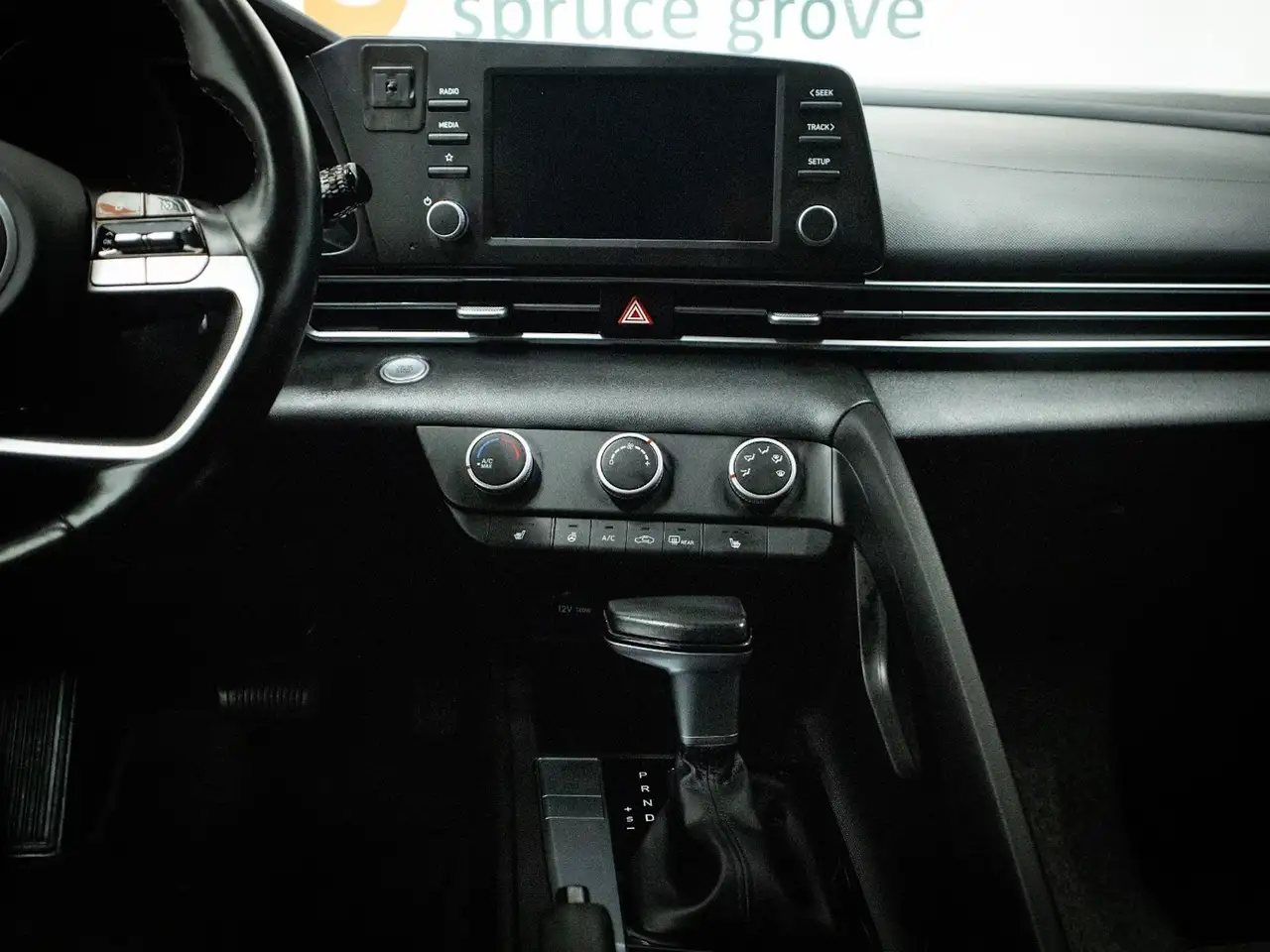 Hyundai ELANTRA снимка Hyundai ELANTRA