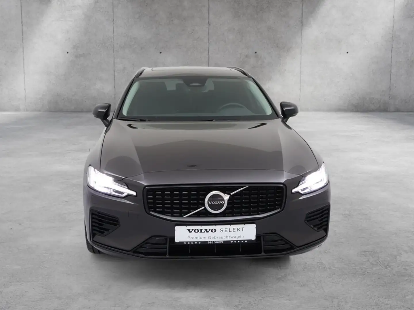 Volvo V60 T6 Plus Dark Recharge Plug-In Hybrid AWD Grau - 2
