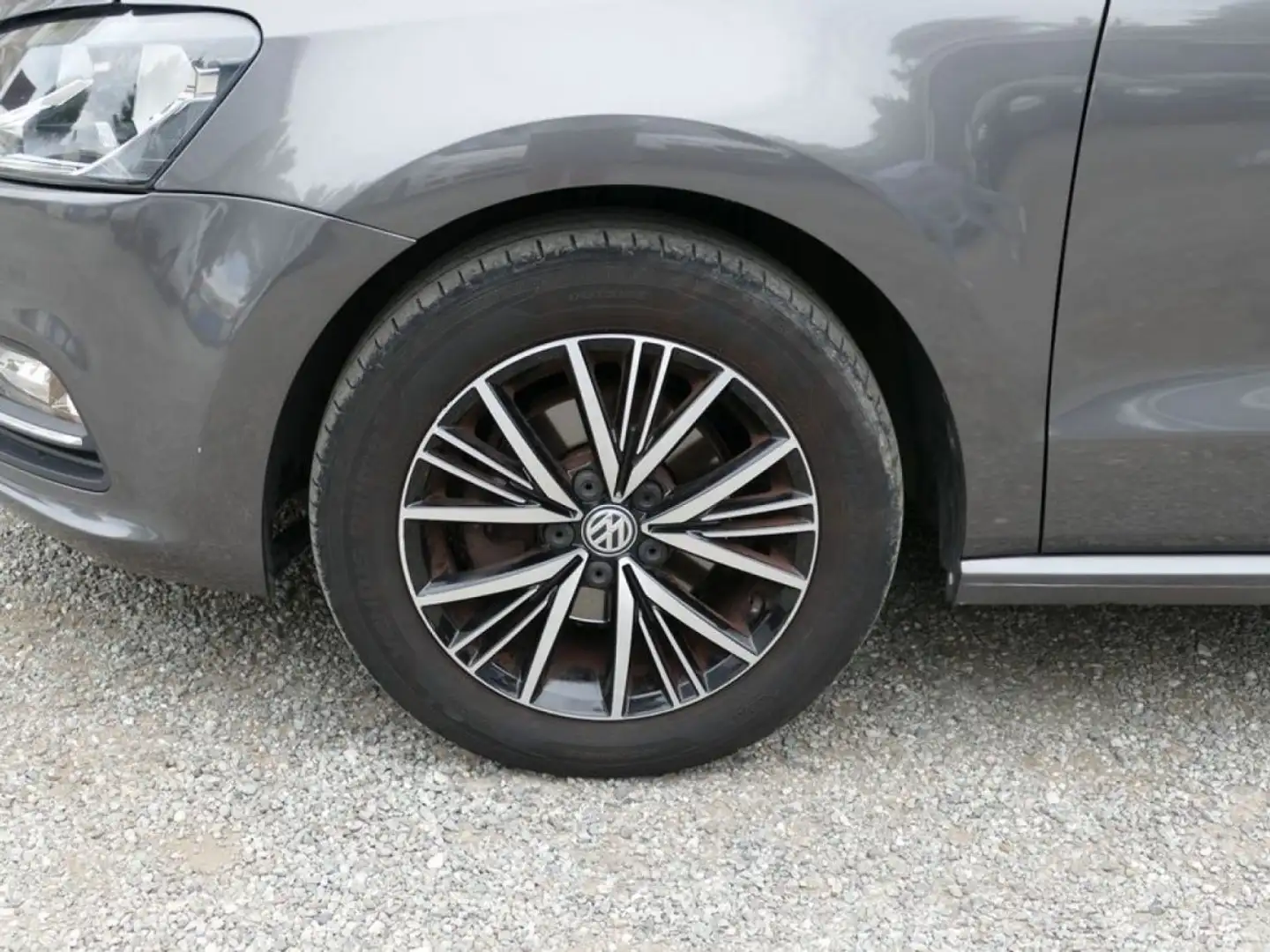 Volkswagen Polo 1.2 TSI 90 Ch MATCH BVM5 Grau - 2