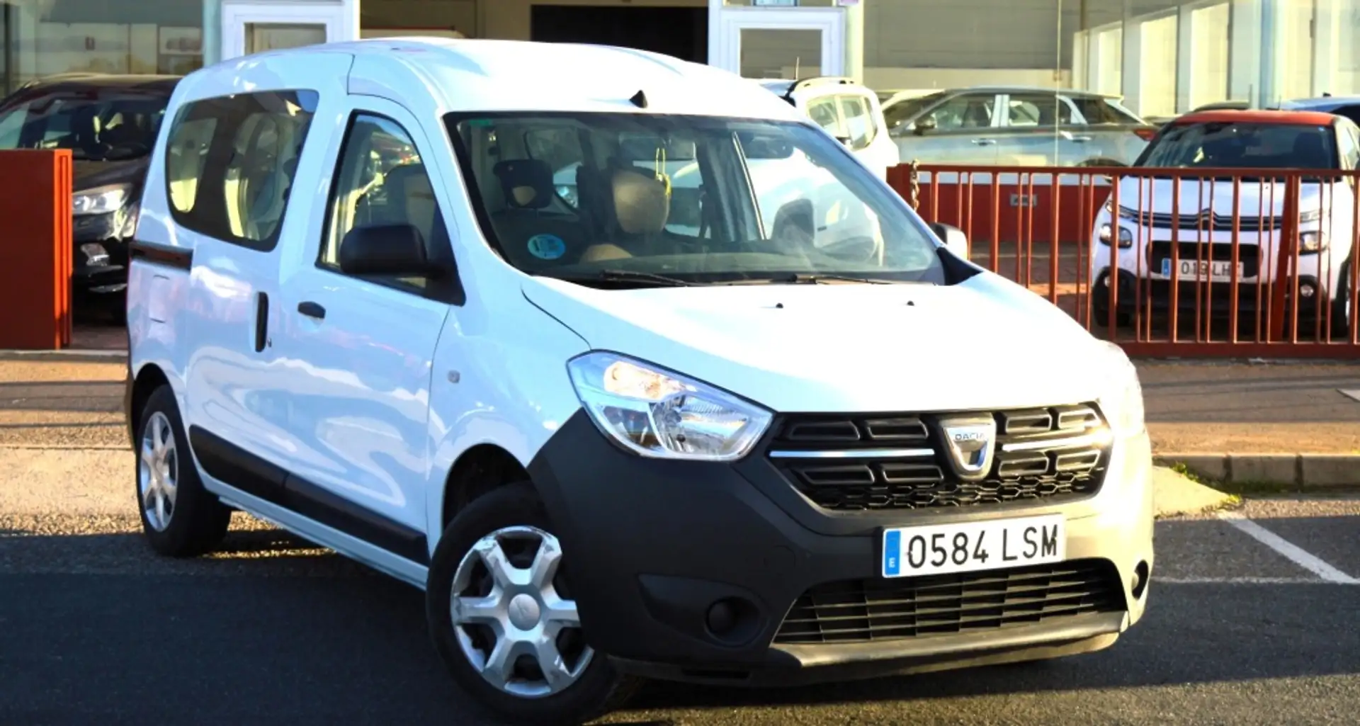 Dacia Dokker Monovolumen Manual de 5 Puertas Blanco - 2