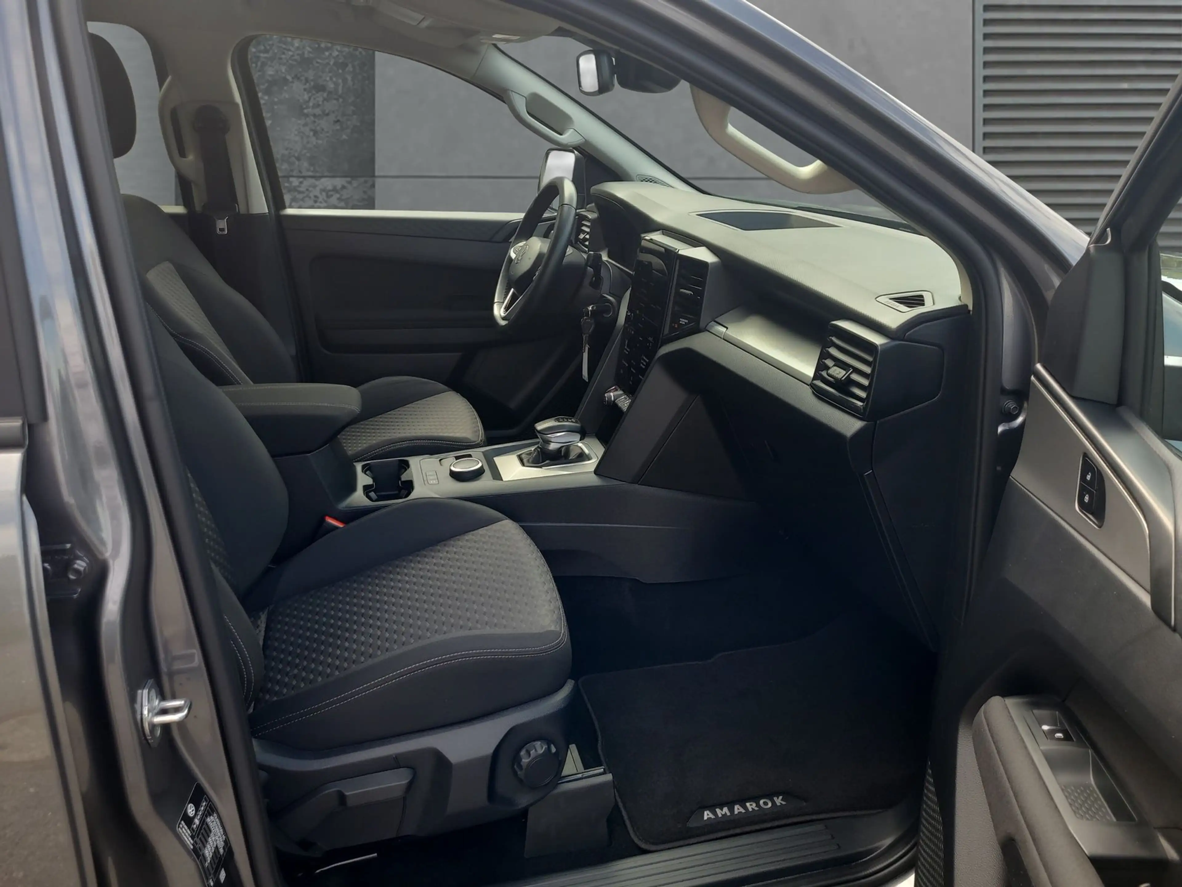 Volkswagen Amarok 2.0 TDI Life 4Motion, Hardtop, Stylingbar — photo 15