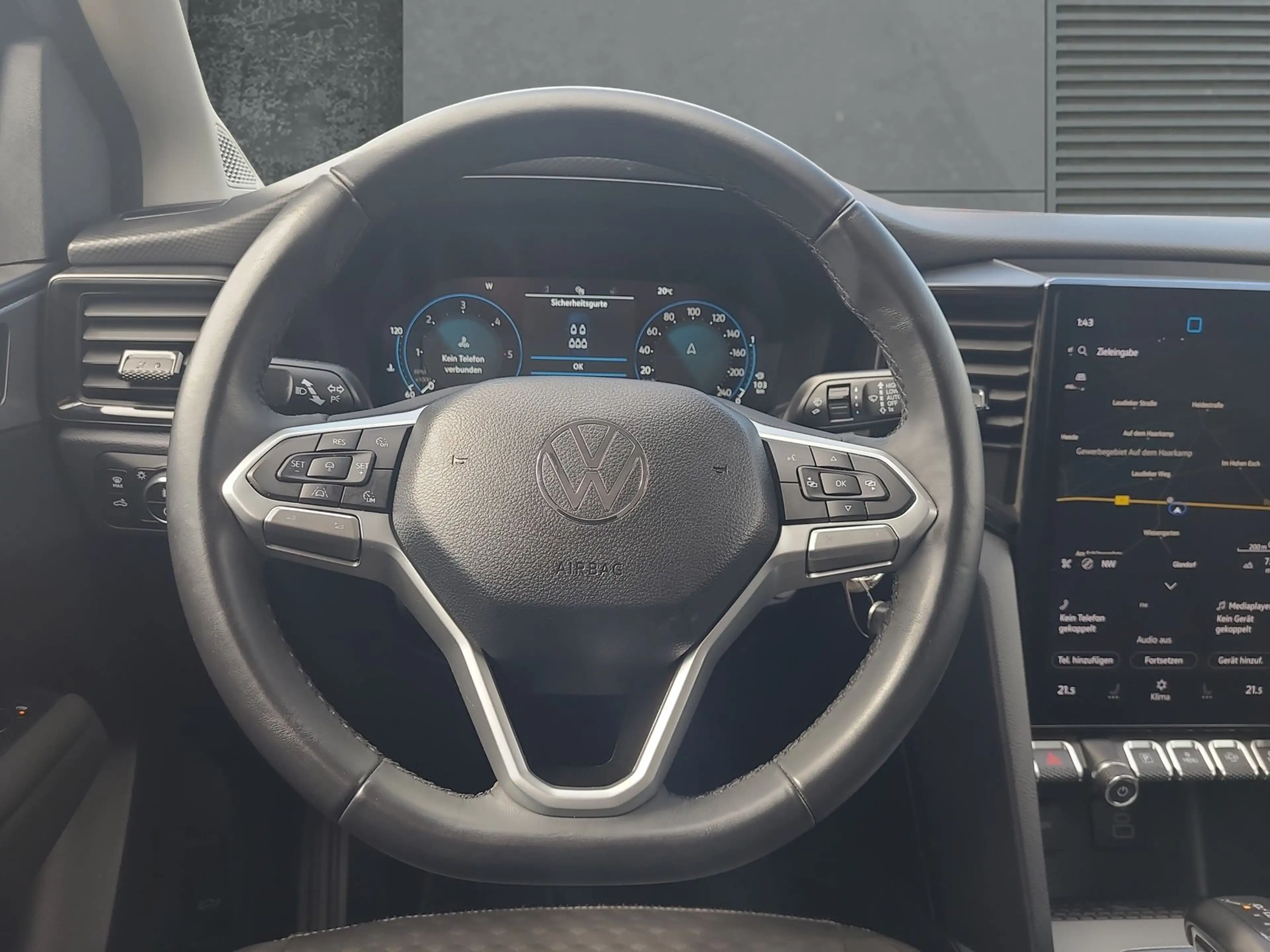 Volkswagen Amarok 2.0 TDI Life 4Motion, Hardtop, Stylingbar — photo 9