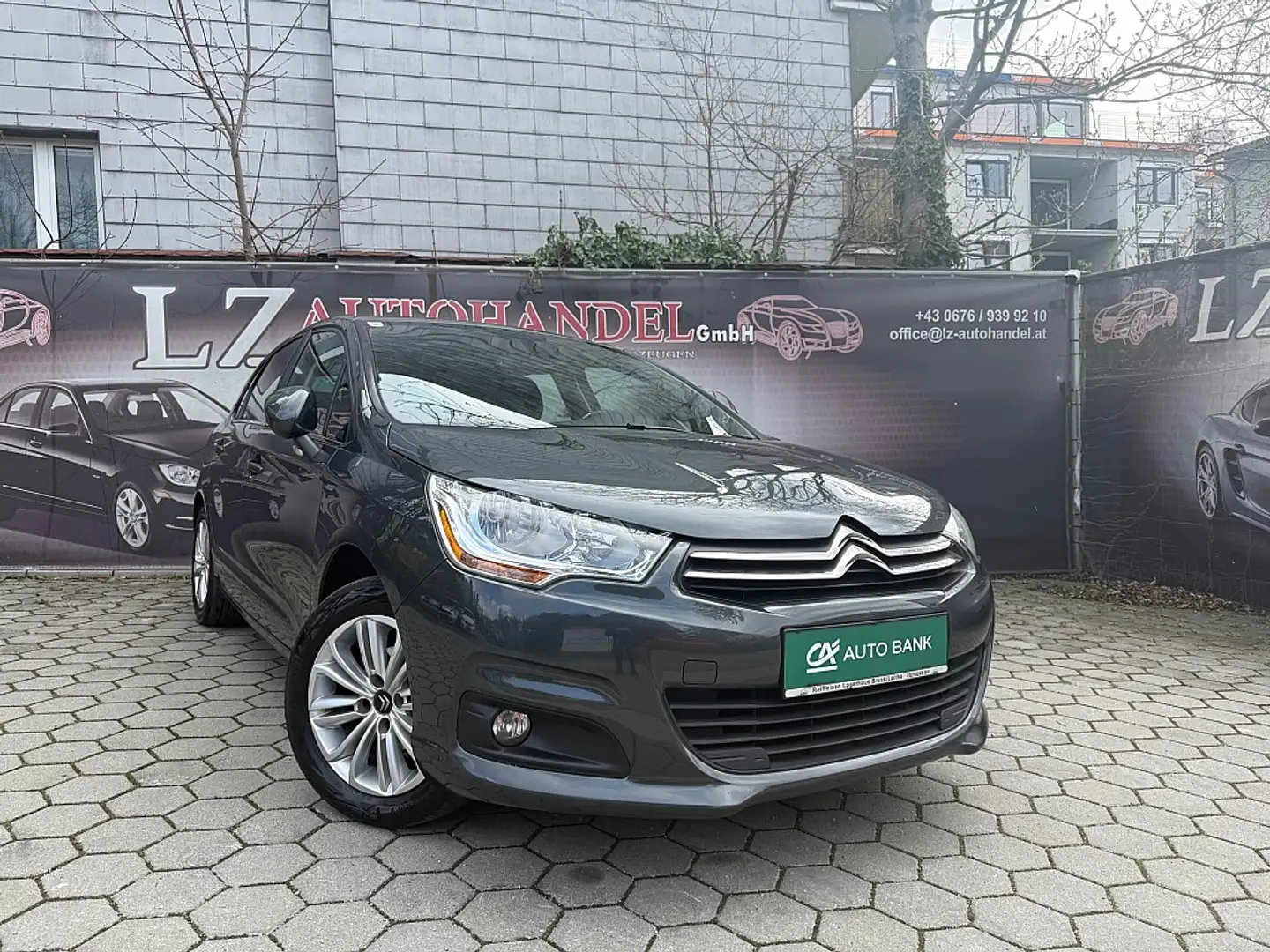 Citroen C4 1,6 HDi 90 Seduction Grijs - 1