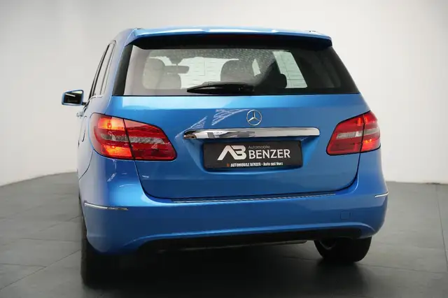Mercedes-Benz E view 8