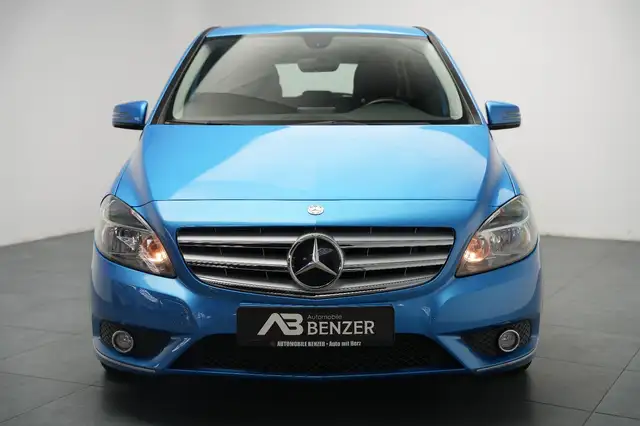Mercedes-Benz E view 2