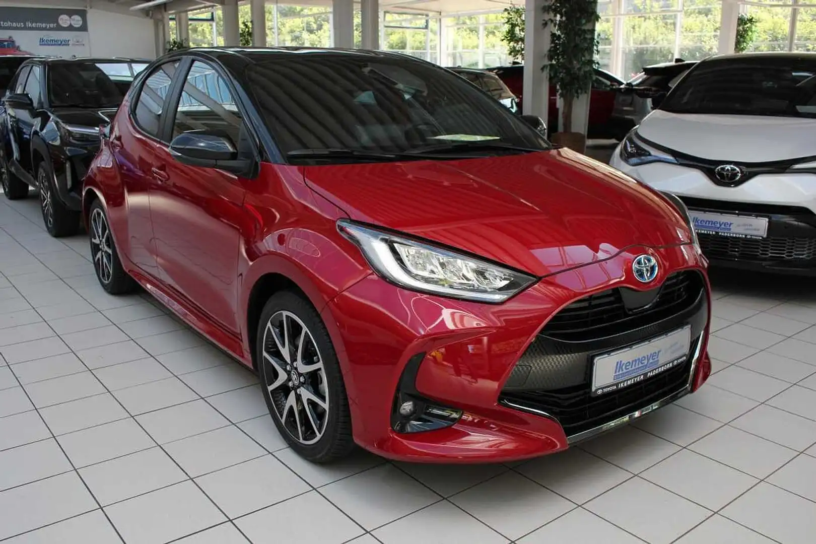 Toyota Yaris Hybrid 1.5 Style LED ACC Sitzheizung Smart-Key-Sys Rouge - 2