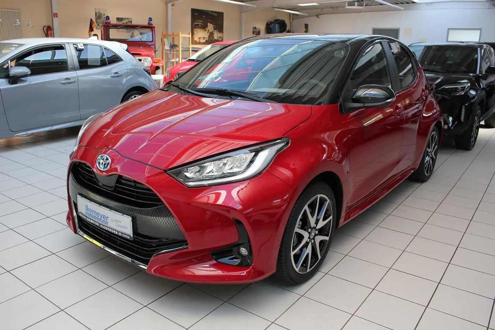 Toyota Yaris Hybrid 1.5 Style LED ACC Sitzheizung Smart-Key-Sys Rouge - 1