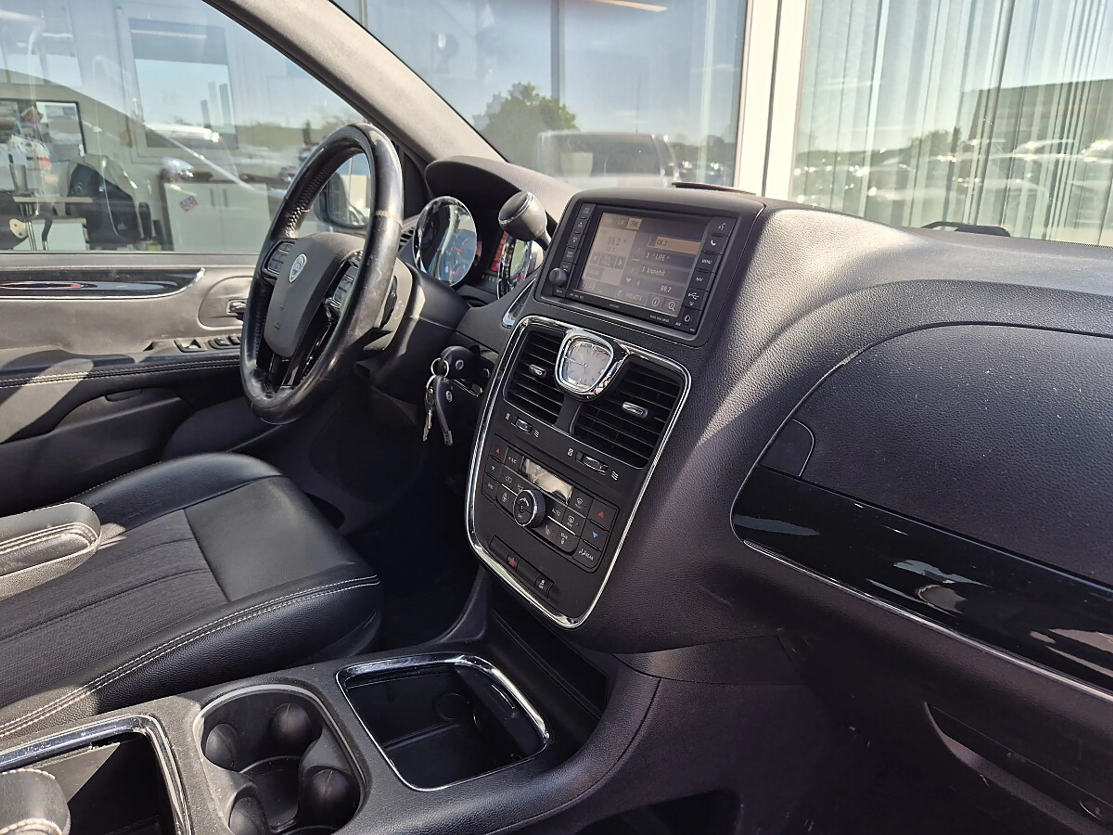 Lancia Voyager 2,8 CRD Platinum — photo 12