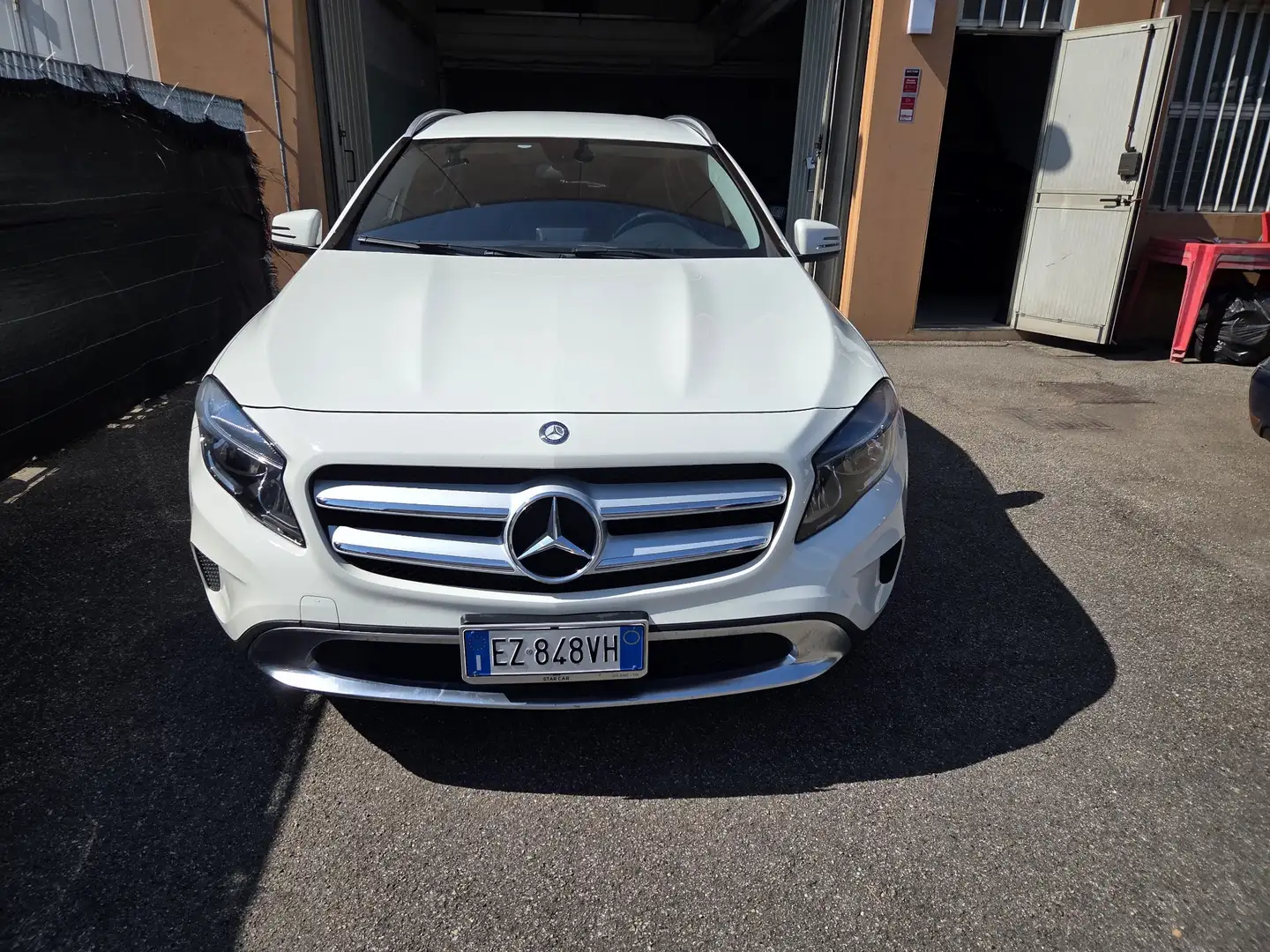 Mercedes-Benz GLA 200 d (cdi) Premium auto unico proprietario Bianco - 2