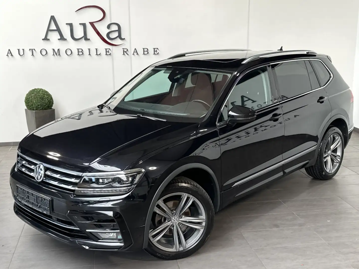 Volkswagen Tiguan Allspace 2.0 TDI DSG R-Line NAV+LED+PANO Schwarz - 1