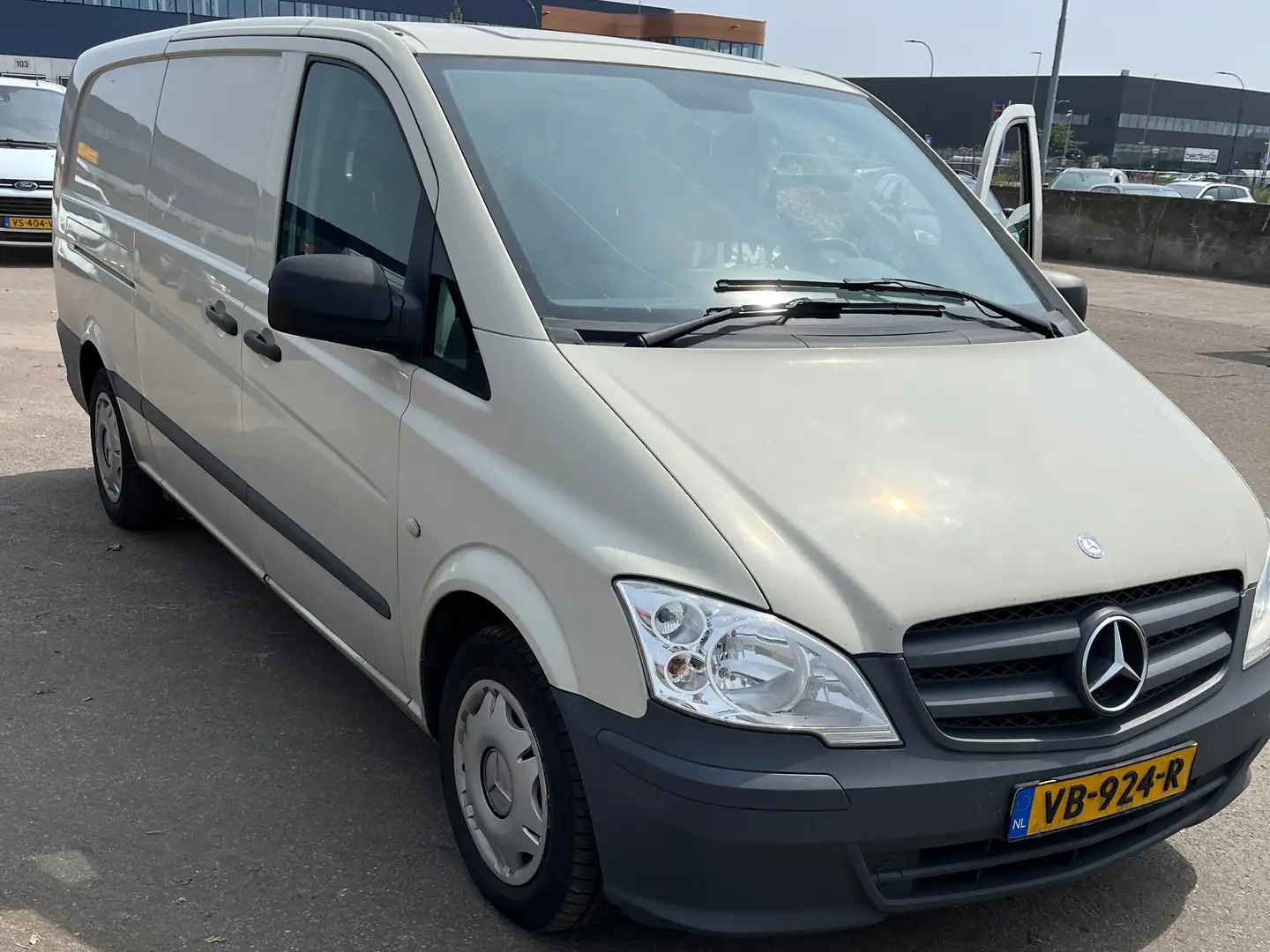 Mercedes-Benz Vito XL Beige - 1