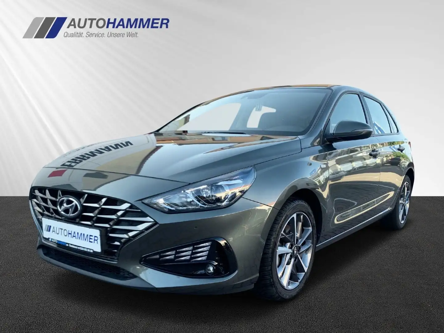Hyundai i30 1.5T iMT TREND Alu17 Alu SHZ LHZ Navi Kamera Grijs - 1