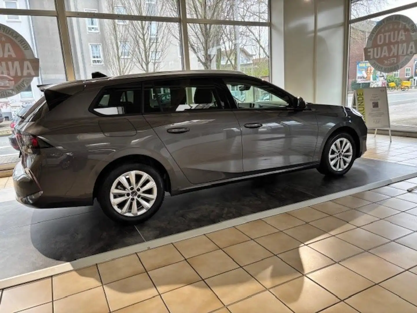 Opel Astra Elegance Grau - 2