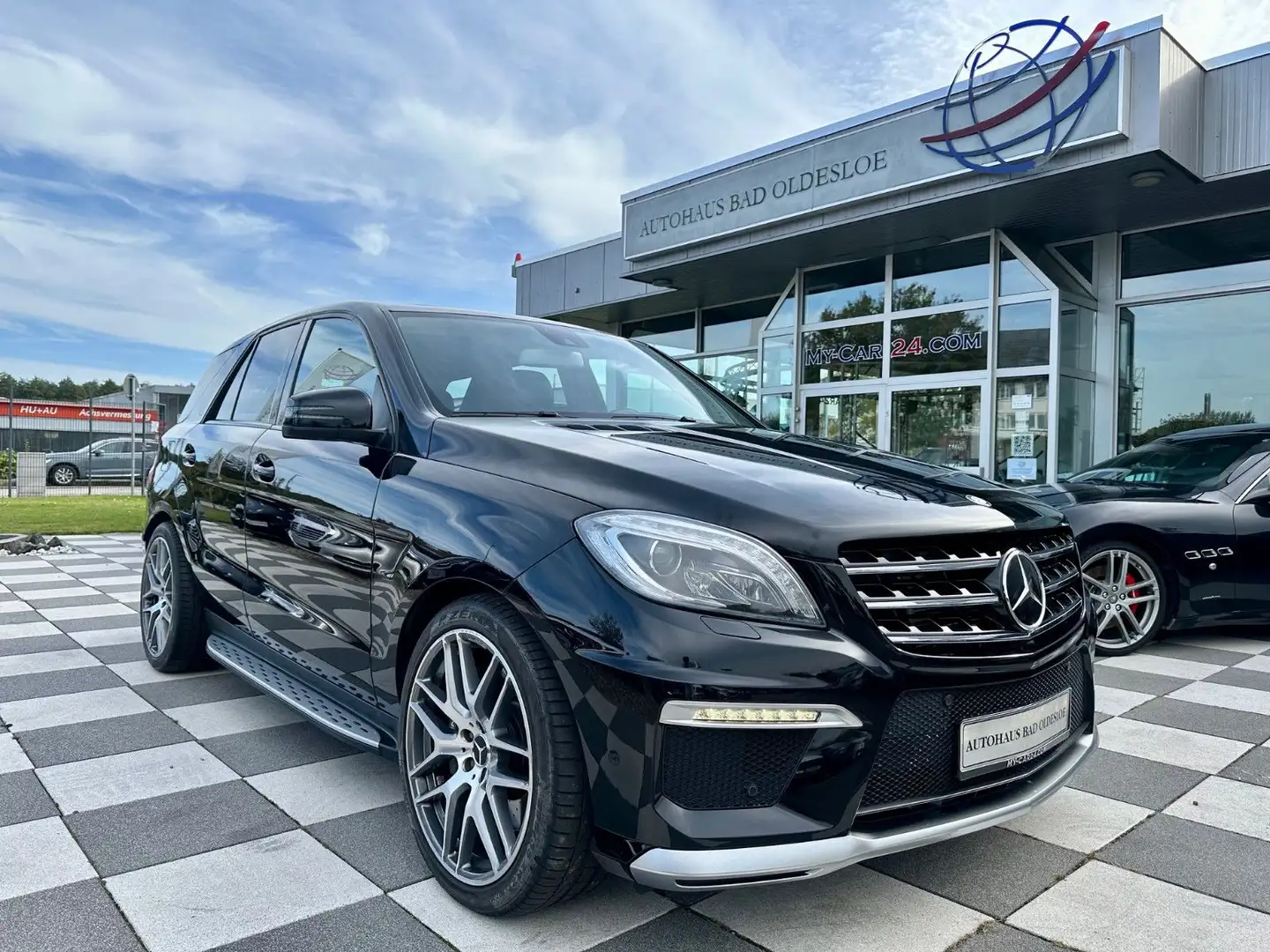 Mercedes-Benz ML 63 AMG -4 Matic-Leder-21 Zoll-TV-R-Ram+Schiebd Schwarz - 2