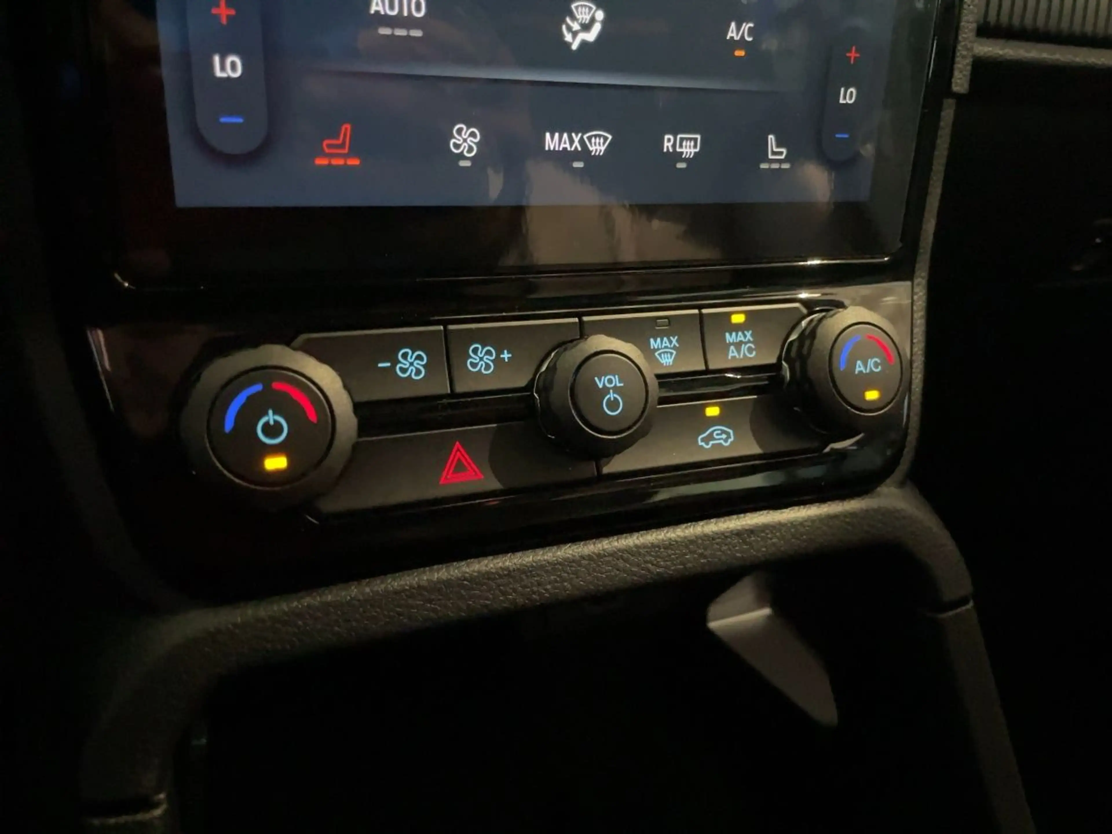 Ford Ranger Wildtrak 3.0 DoKa AWD AHK*iACC*NAV*B&O*SHZ — photo 13