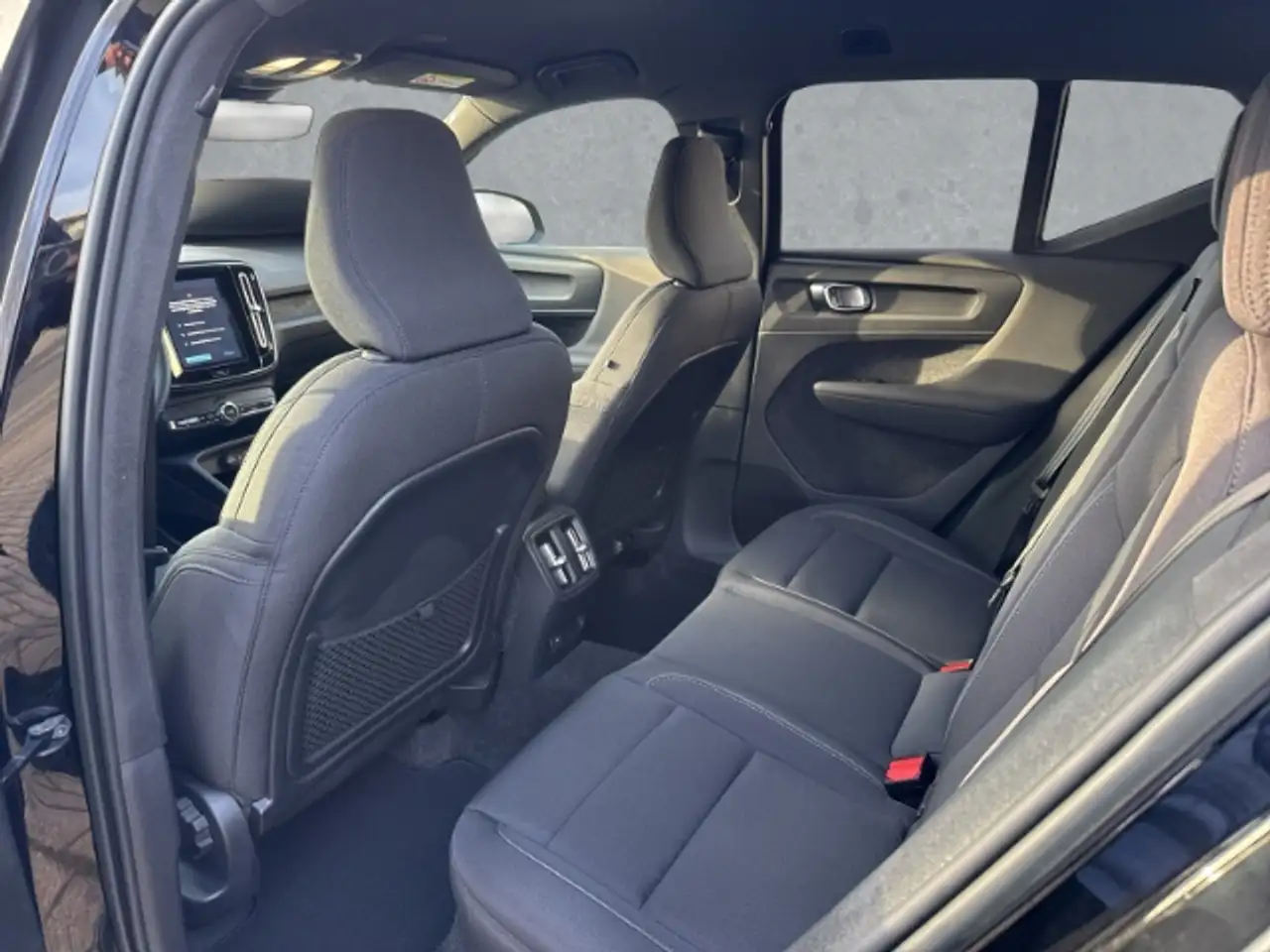 Volvo XC40 Core Pure Electric 2WD 19''LM Wärmepumpe Winterpak 5