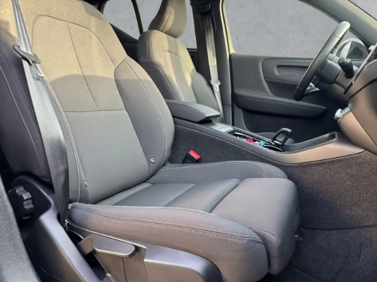 Volvo XC40 Core Pure Electric 2WD 19''LM Wärmepumpe Winterpak 3