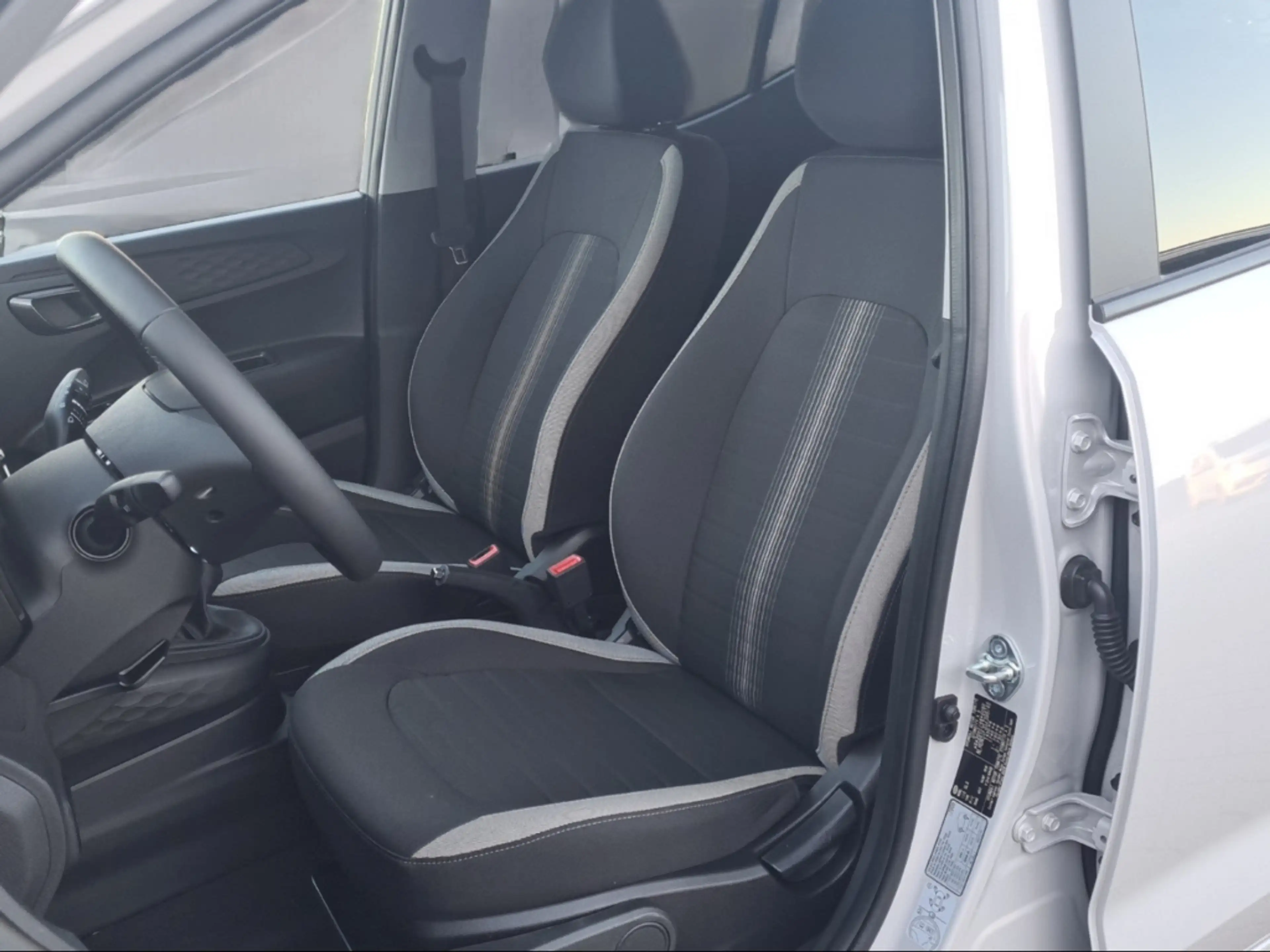 Hyundai i10 1.2 79PS Winterpaket App Connect Alu Privacy 5-Sit — photo 13
