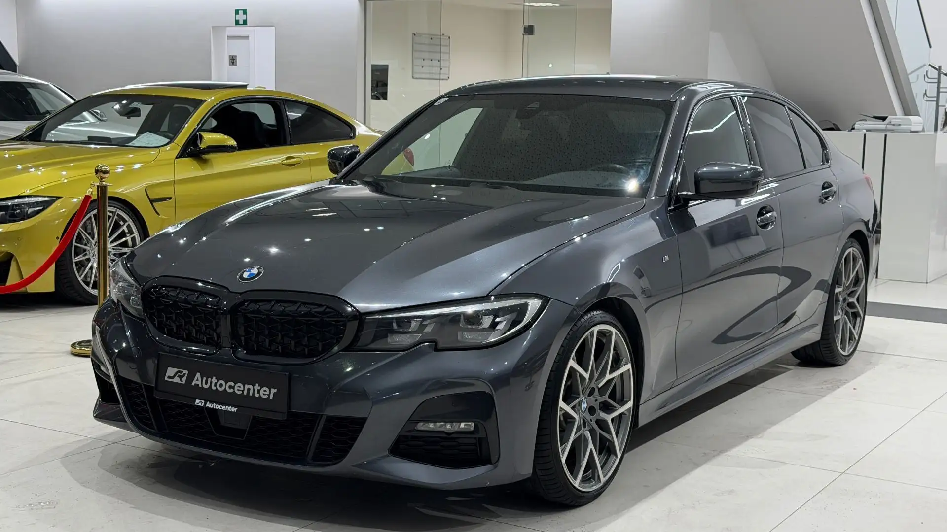 BMW 330 330i Aut. Grau - 1