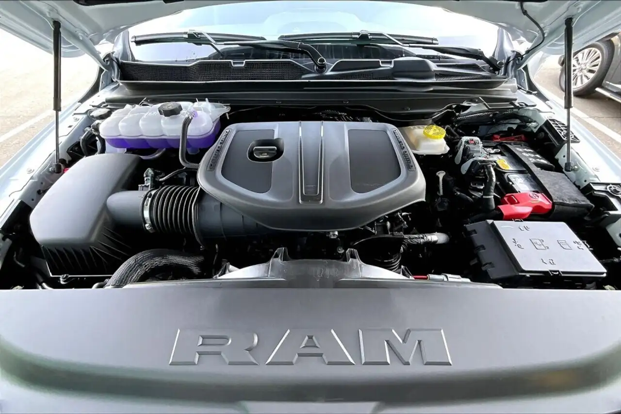 RAM 1500 снимка RAM 1500