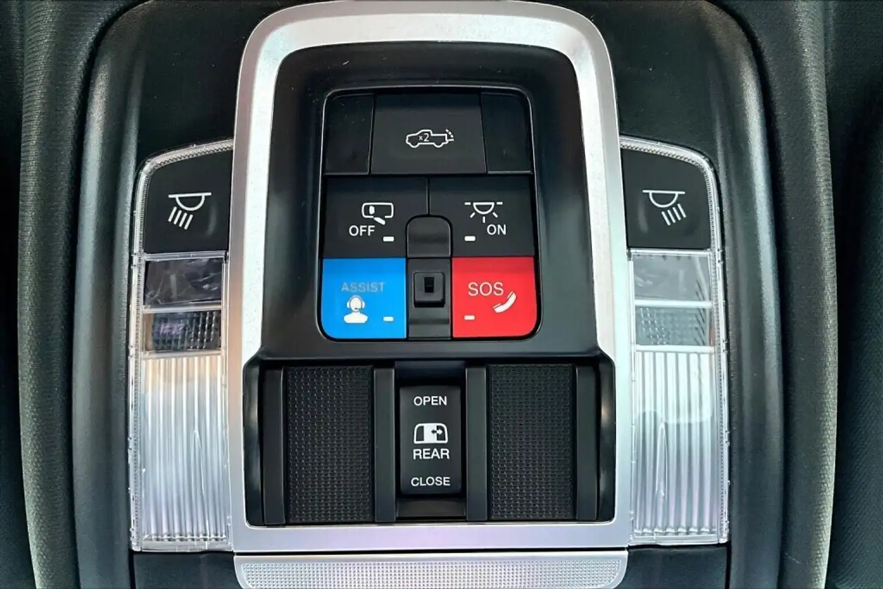 RAM 1500 снимка RAM 1500