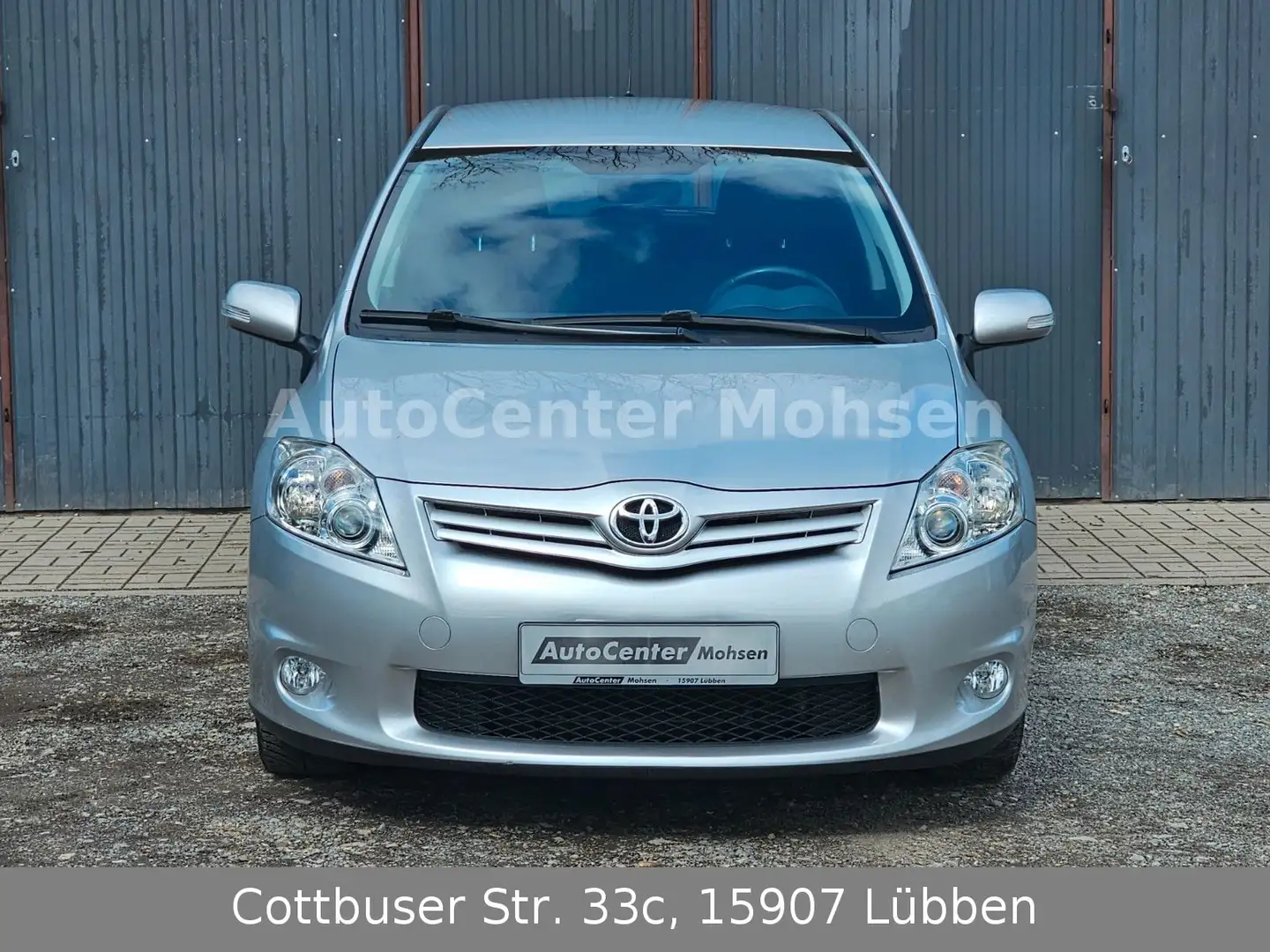 Toyota Auris Basis (Nr. 010) Silber - 2
