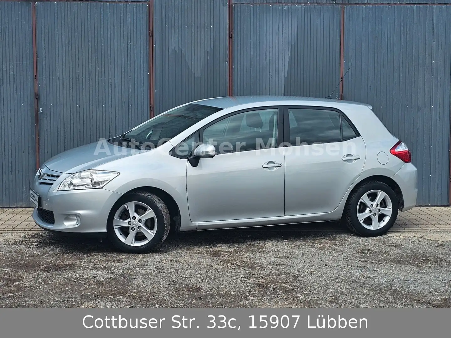 Toyota Auris Basis (Nr. 010) Silber - 1