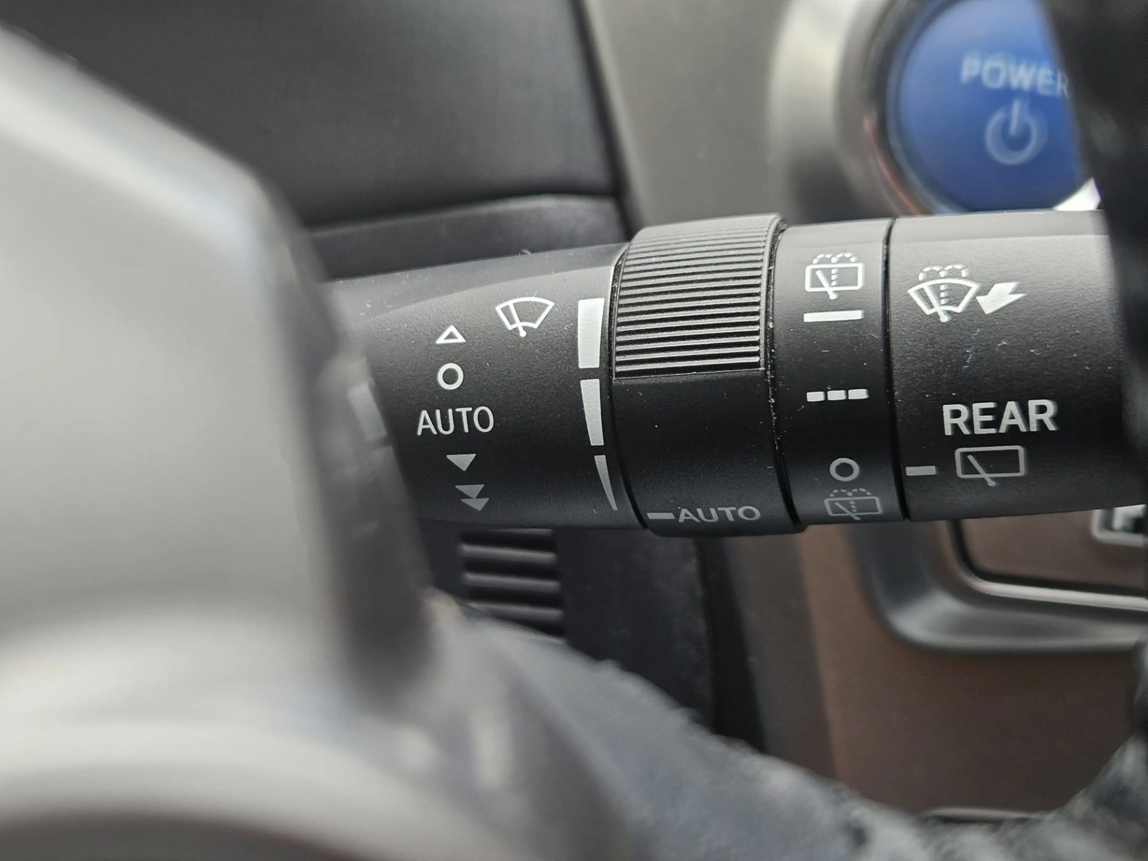 Toyota Prius+ 1.8 Dynamic Led/Navi — photo 17