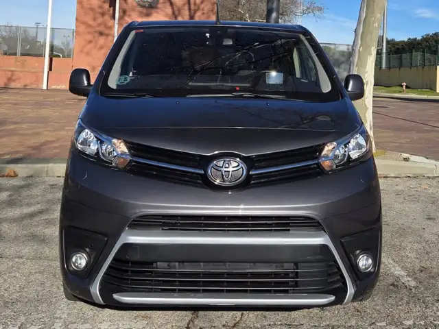 Toyota Proace Family Largo 2.0D 8pl. Advance Aut. 180