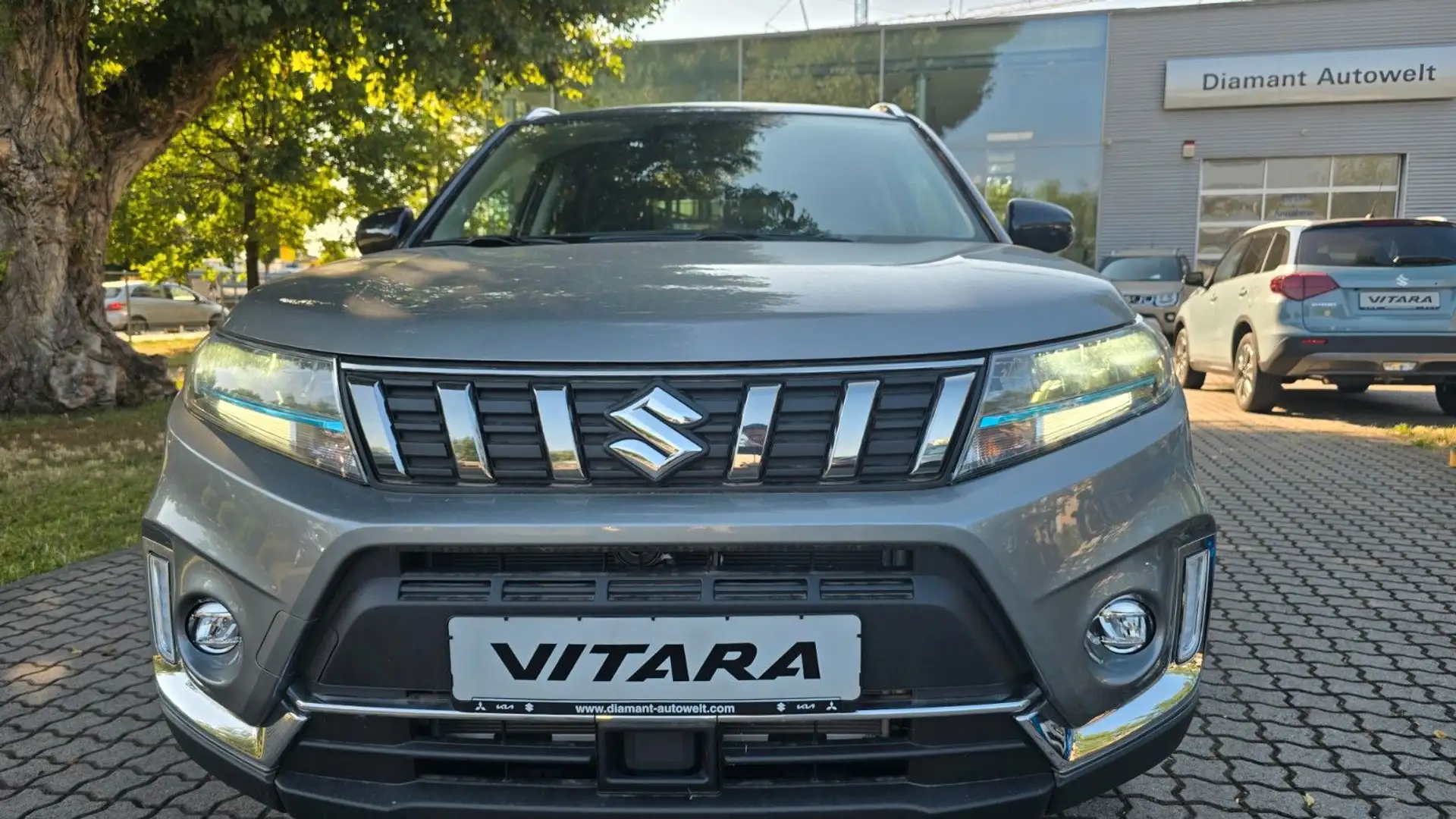 Suzuki Vitara 1.5 DUALJET Hybrid Comfort AGS Allgrip Grau - 1