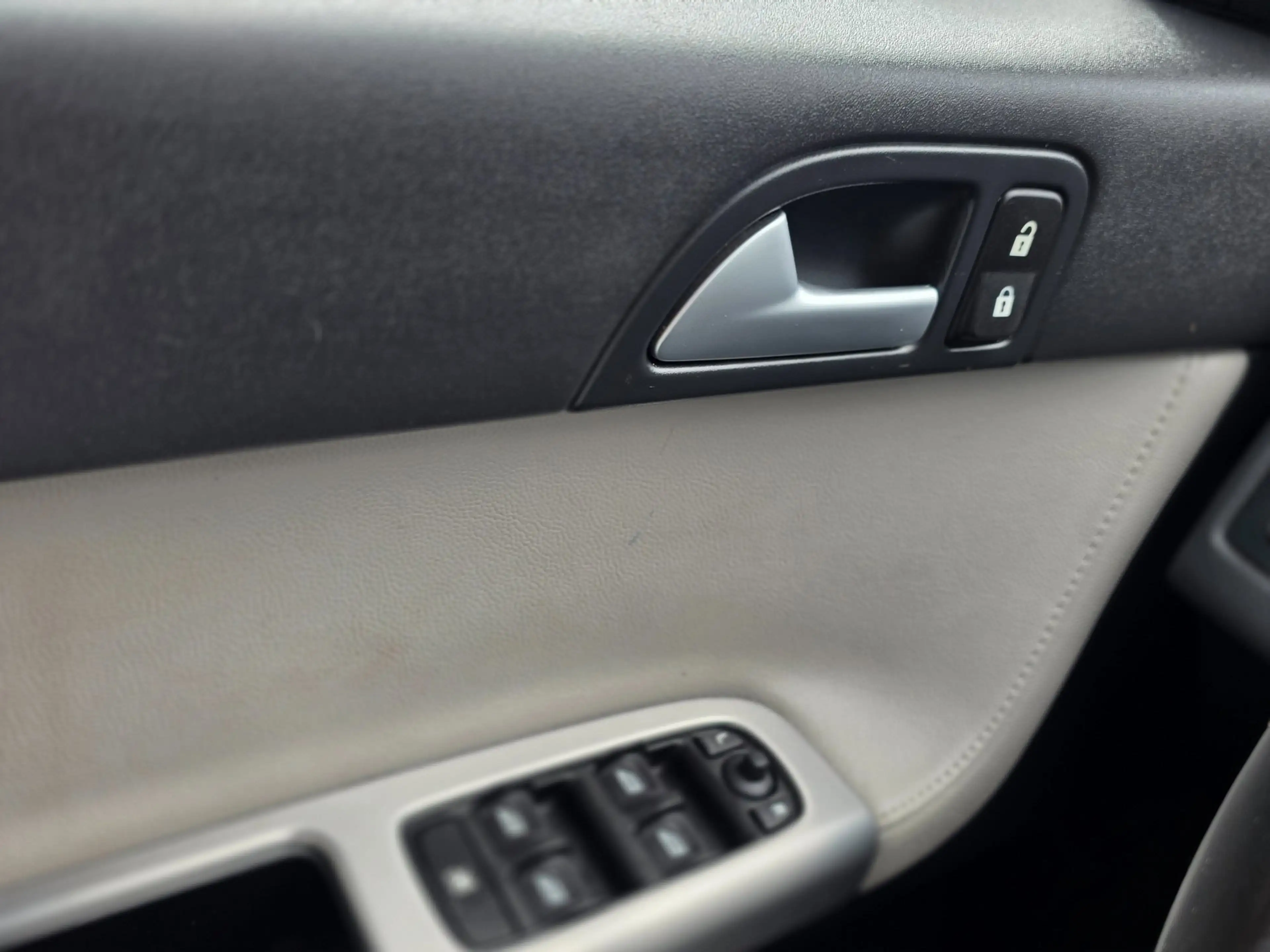 Volvo V50 1.6D S/S 1e eigenaar uniek km org nl auto leerbeke — photo 13