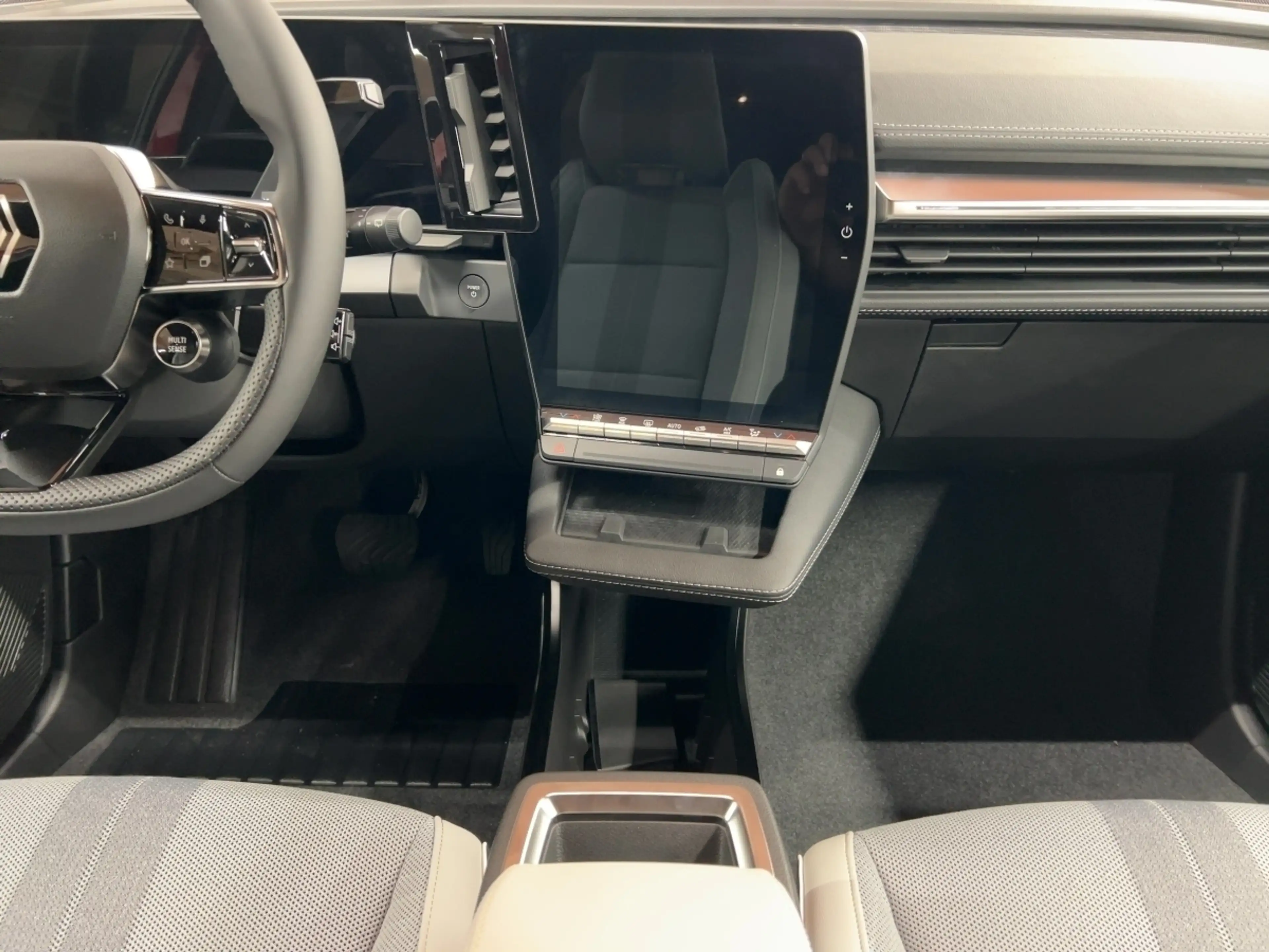 Renault Scenic 100% ele Iconic 220 Long Range PDC — photo 12