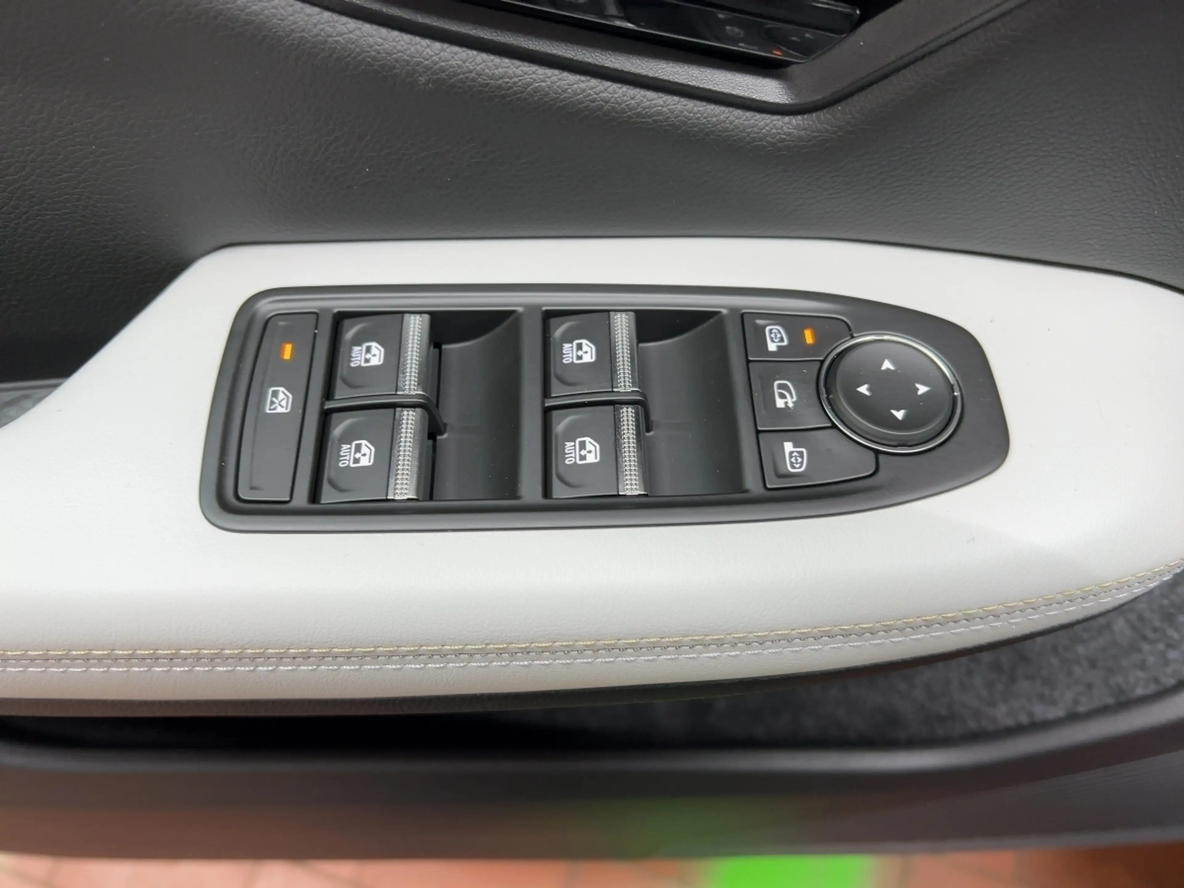 Renault Scenic 100% ele Iconic 220 Long Range PDC — photo 20