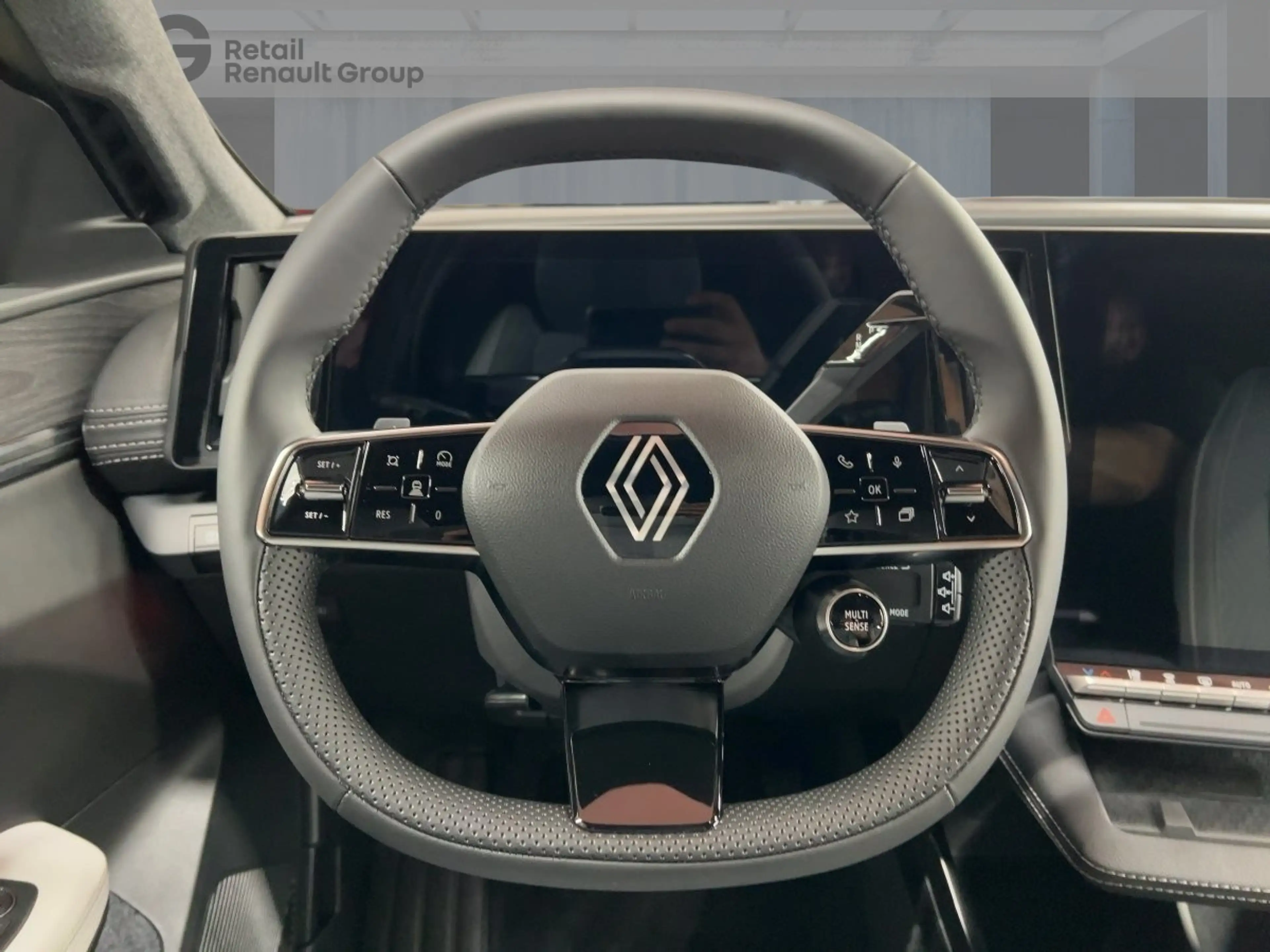Renault Scenic 100% ele Iconic 220 Long Range PDC — photo 11